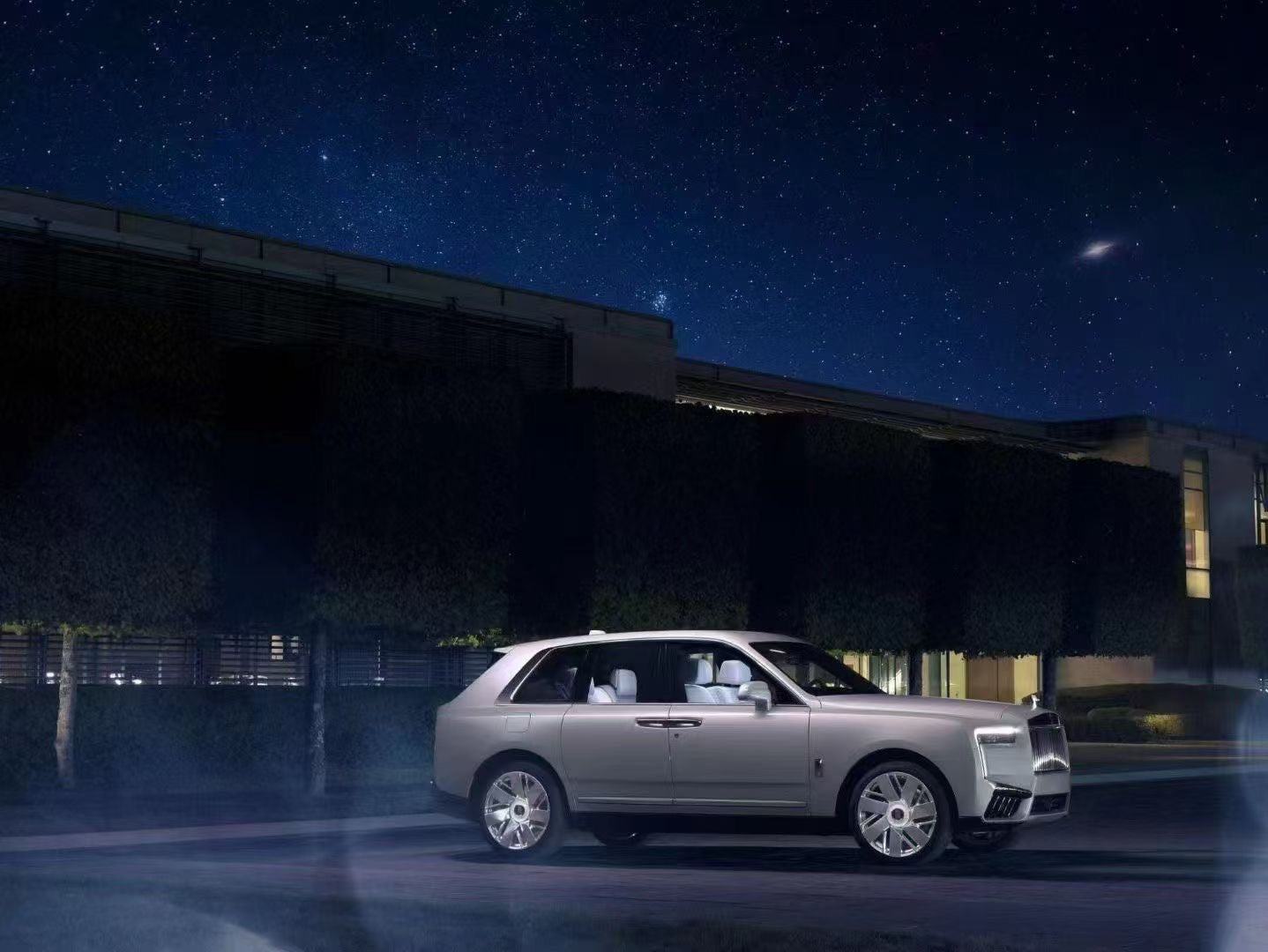 HH Model 1/18 Rolls-Royce Cullinan Series II Cosms