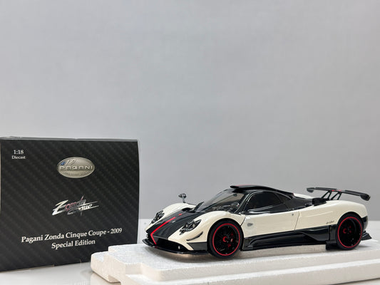 Almost Real 1/18 Pagani Zonda Cinque Coupe - 2009 White 850601101