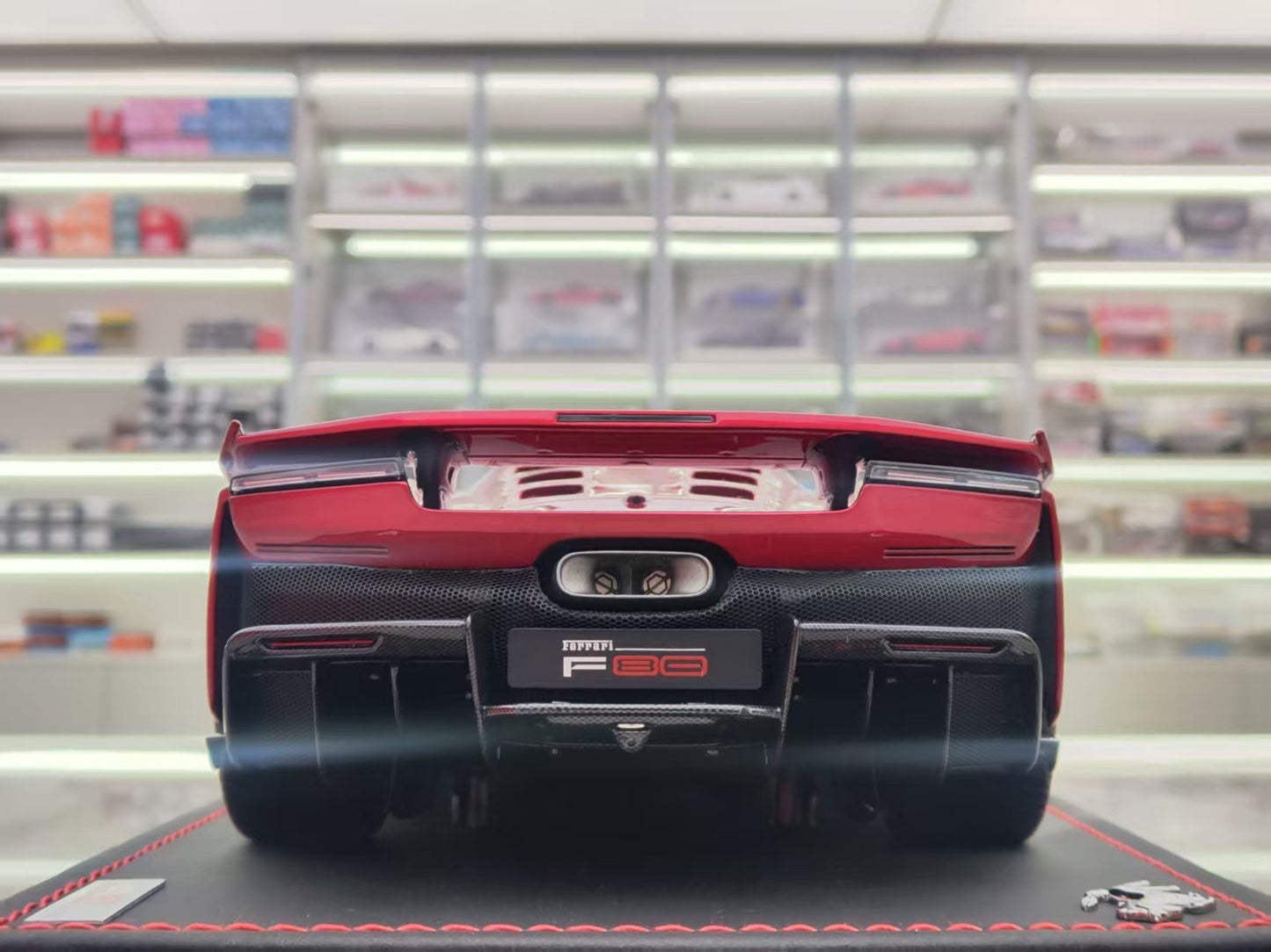 MR 1/18 Ferrari F80 Hardtop Red Model Car FE045A
