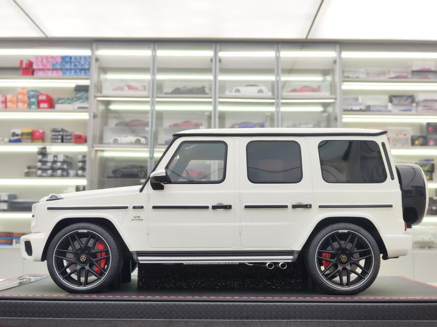 BBA MODEL 1/18 Mercedes-Benz G63 AMG White Resin Model Car BBA020
