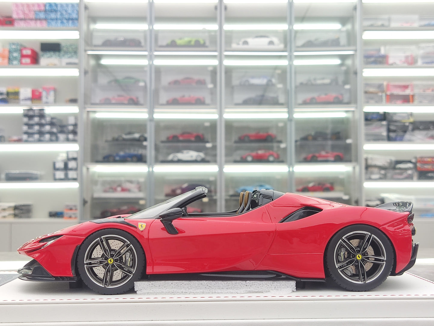 CE 1/18 Ferrari SF90 Standard Red Resin Car Model JS-CE015