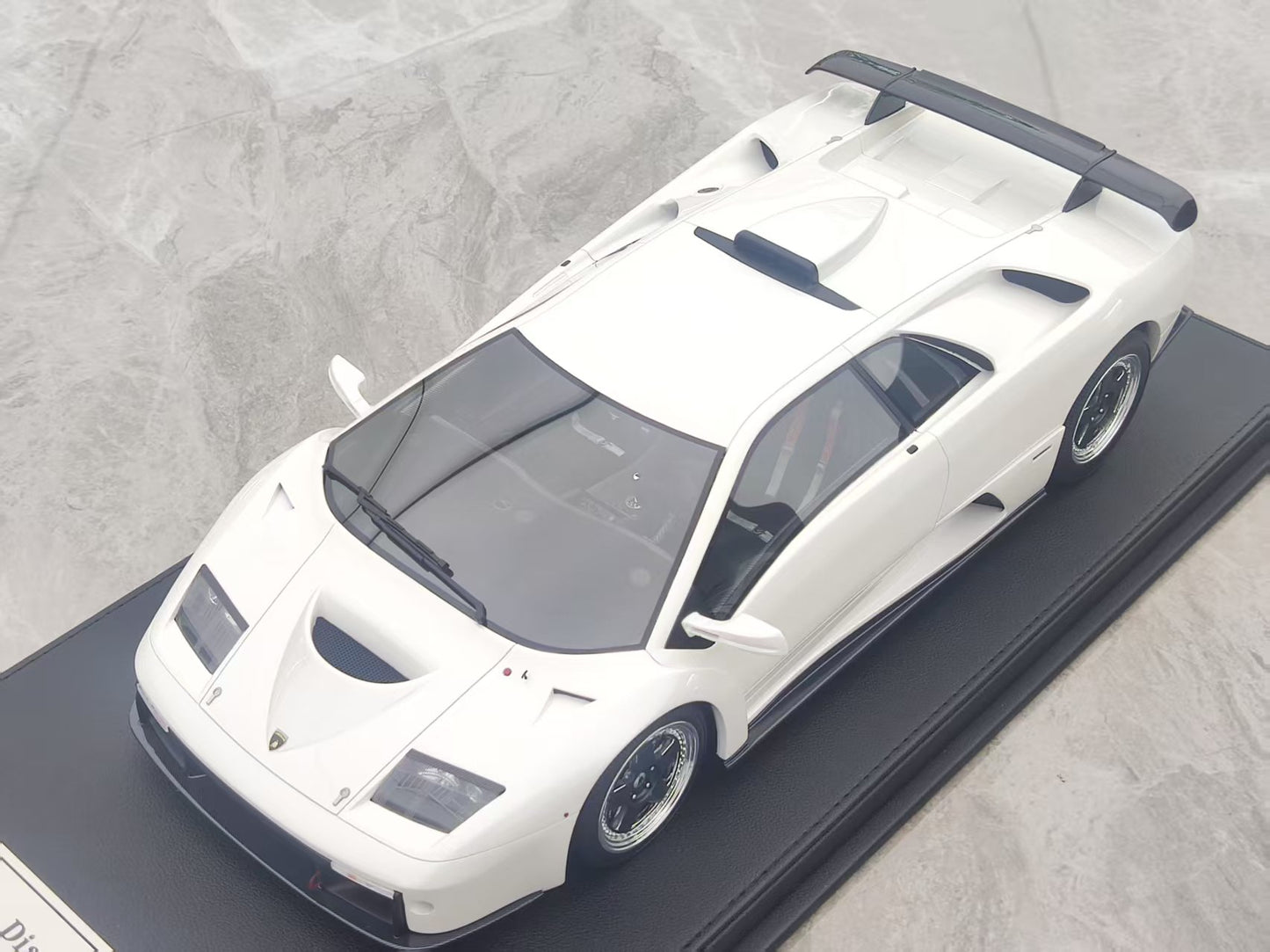 GL 1/12 Lamborghini Diablo GT Pearl White JS-GL007