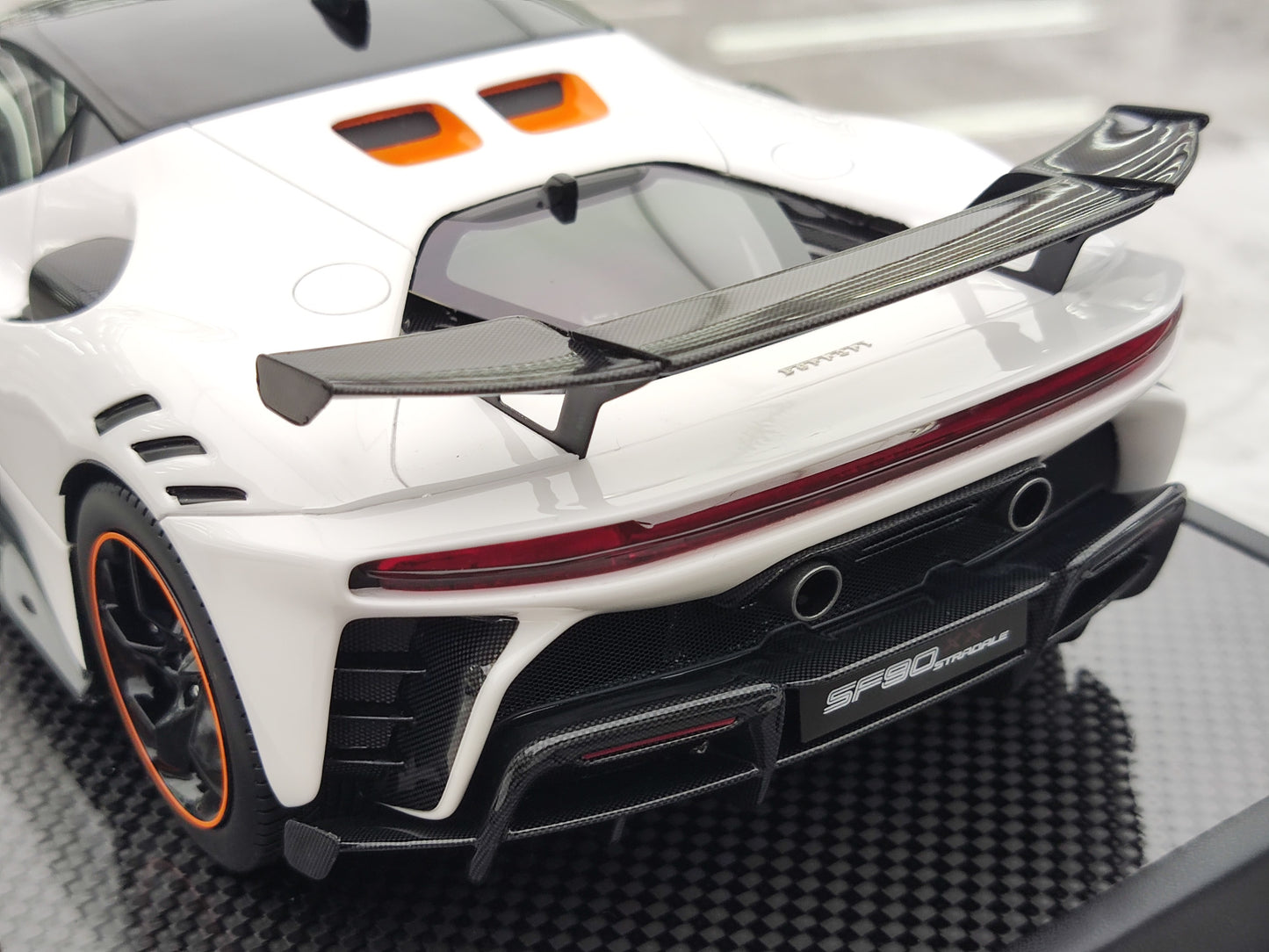 UB 1/18 Ferrari SF90XX White Resin Car Model JS-UB002