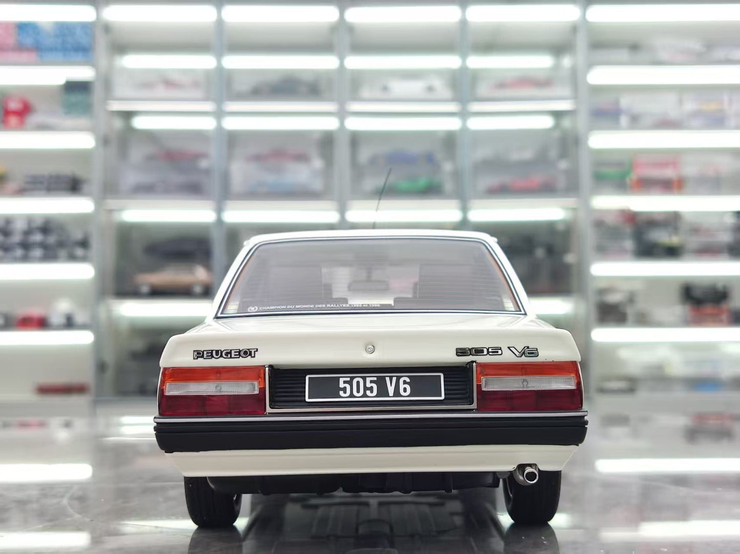 OTTO 1/18 Peugeot 505 V6 BLANC MEIJE 1989 White OT1297