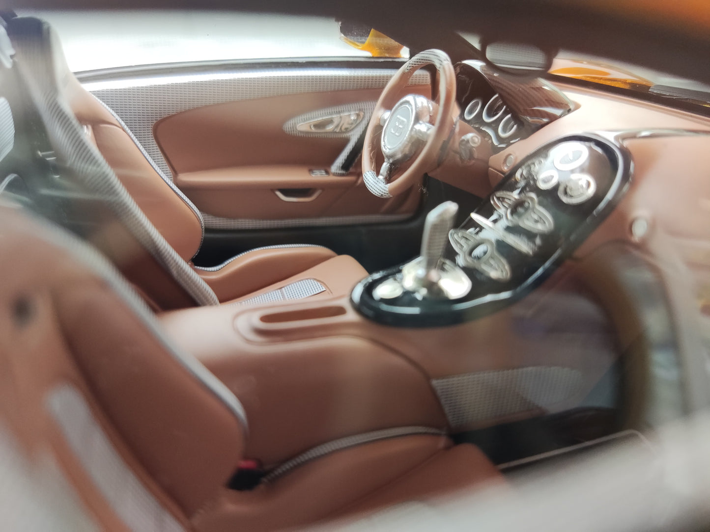 UU 1/18 Bugatti Veyron Gold Resin Car Model JS-UU002