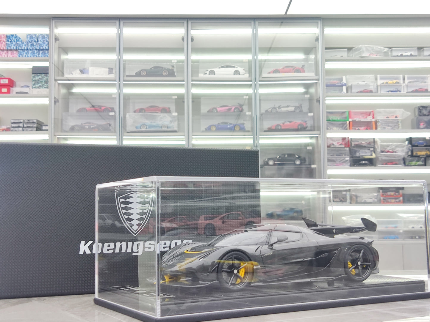 FRONTIART 1/18 Koenigsegg JESKO Bare Carbon FA173