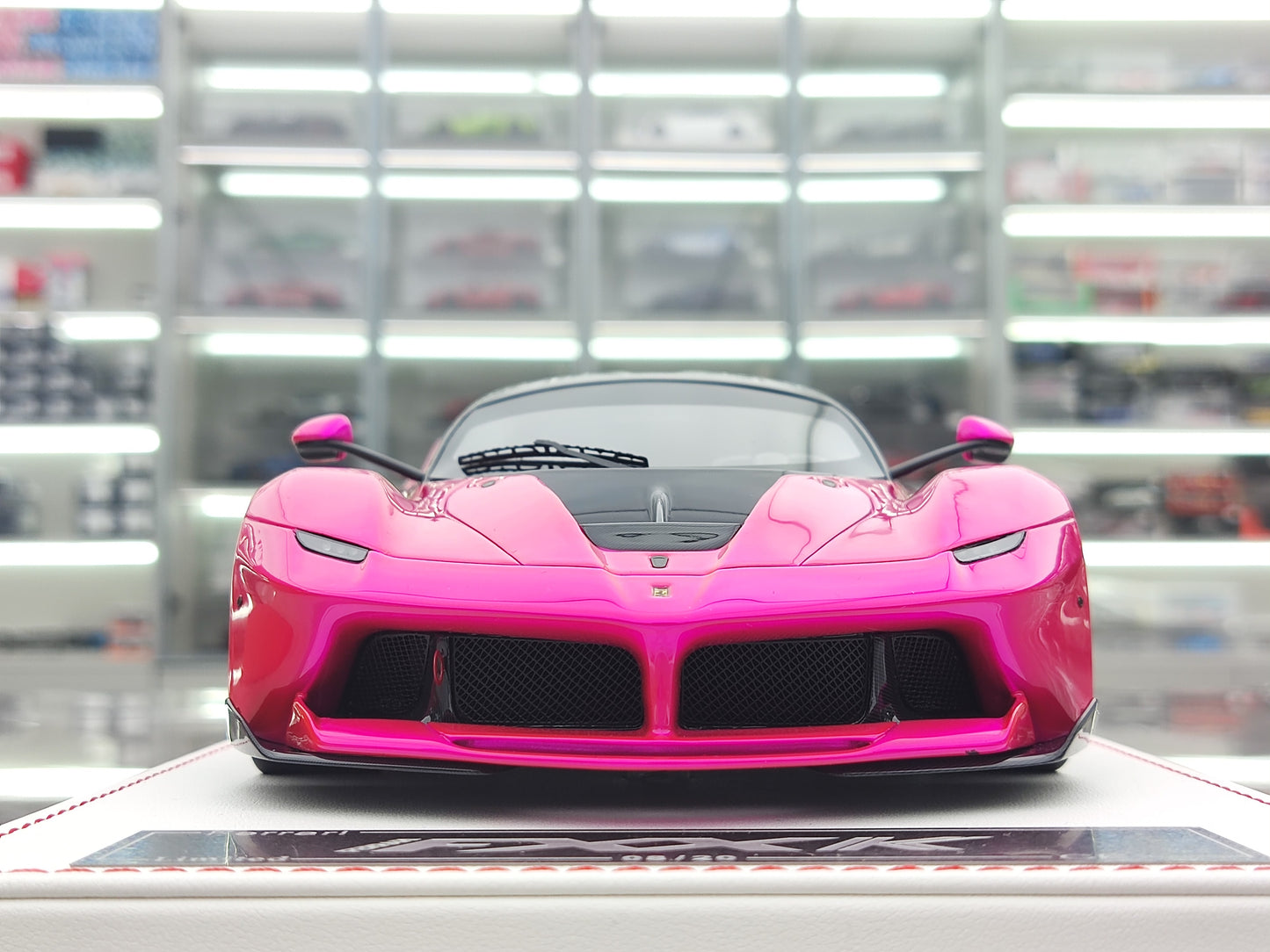 CE 1/18 Ferrari FXXK Electric Pink with Carbon Top Simulated Car Model JS-CE007
