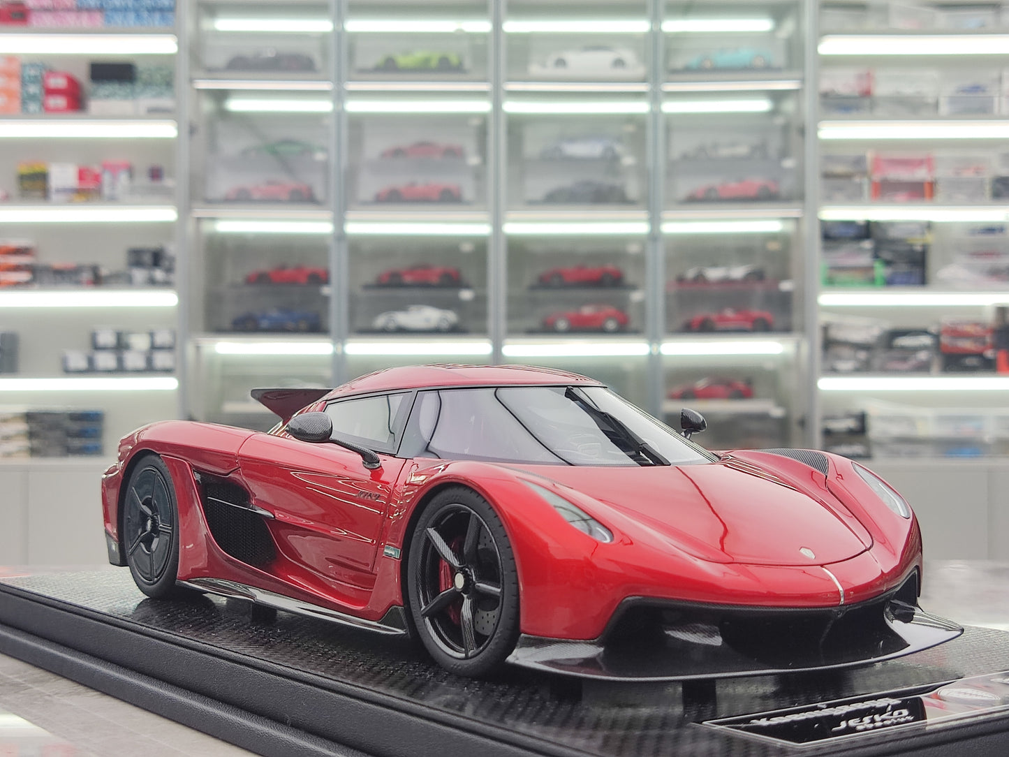FRONTIART 1/18 Koenigsegg Jesko Absolut Apple Red Limited Edition Collectible Model Car FA160