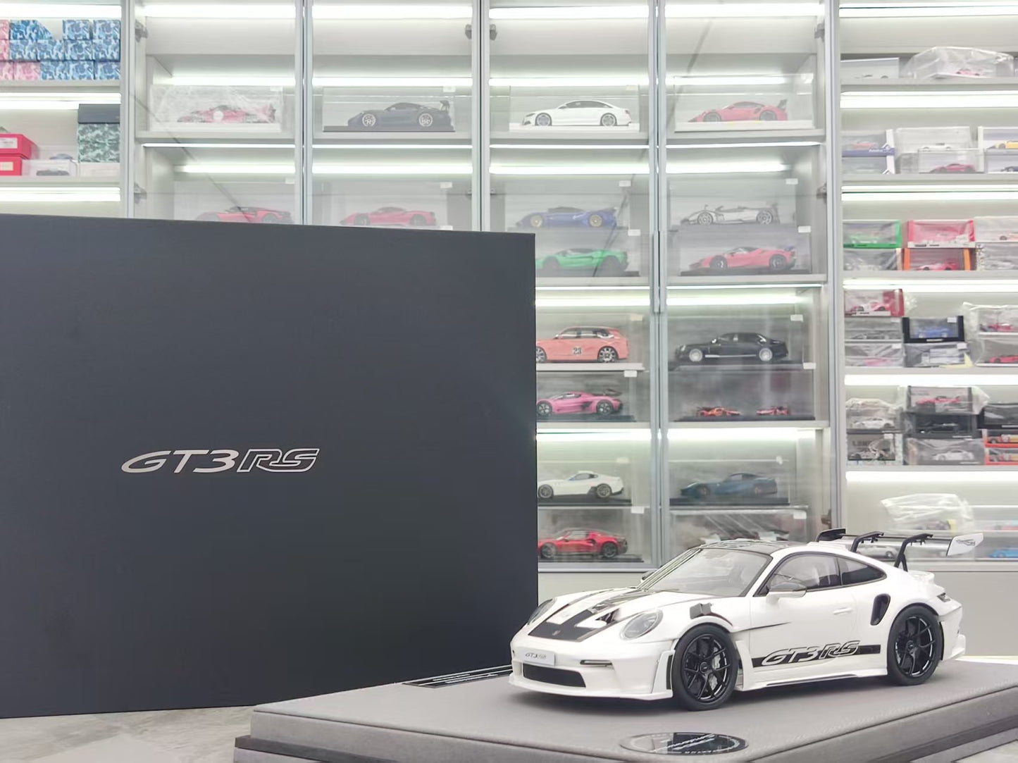 TIMOTHY&PIERRE 1/18 Porsche 911 GT3 RS Sonderwunsch White TP184
