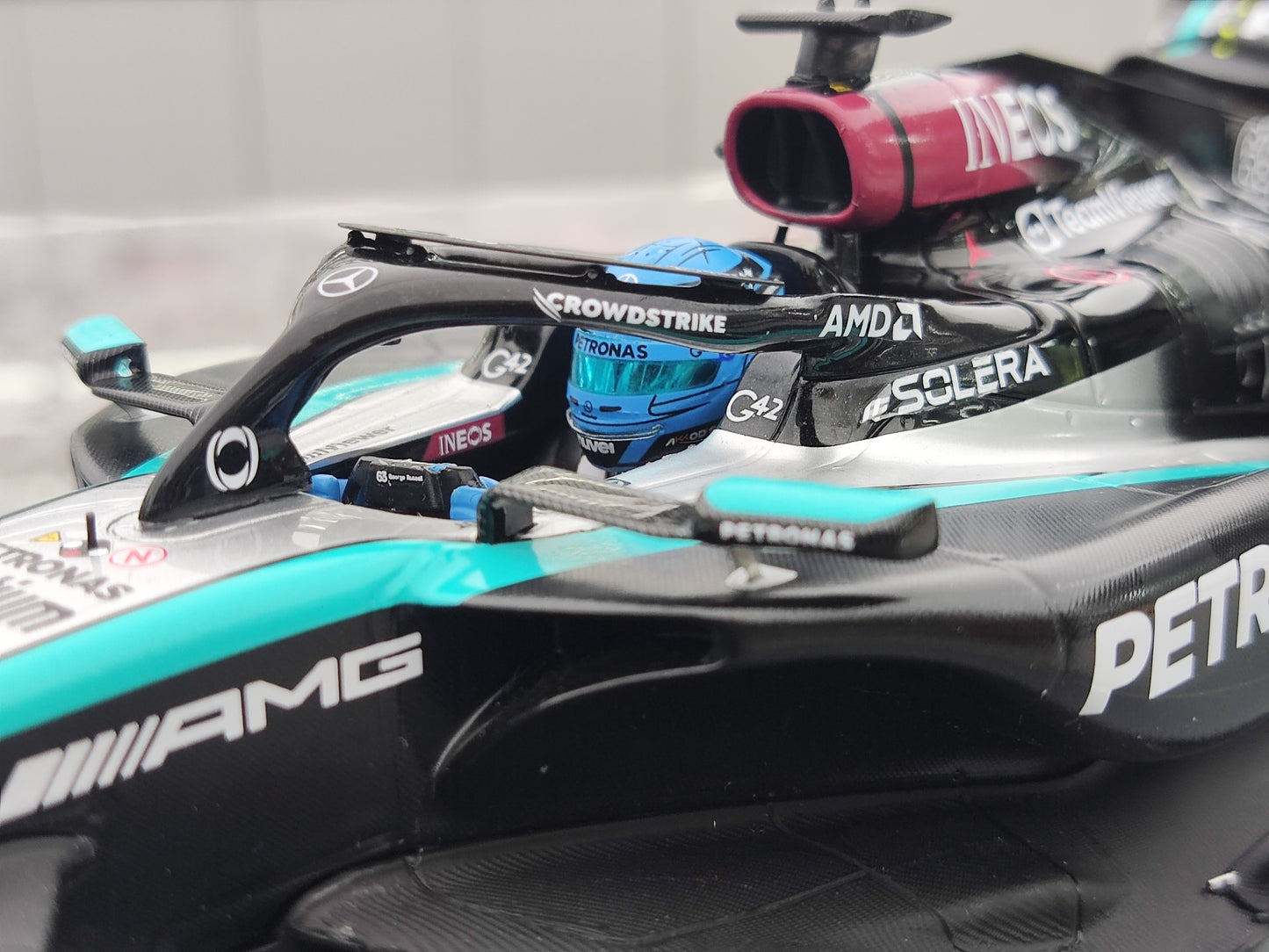 SPARK 1/18 Mercedes AMG F1 Team W15 2024 vetkuro ankoraŭ ne determinita N-ro 63 Russell Green farbo Simulado F1-aŭtomodelo 18S977