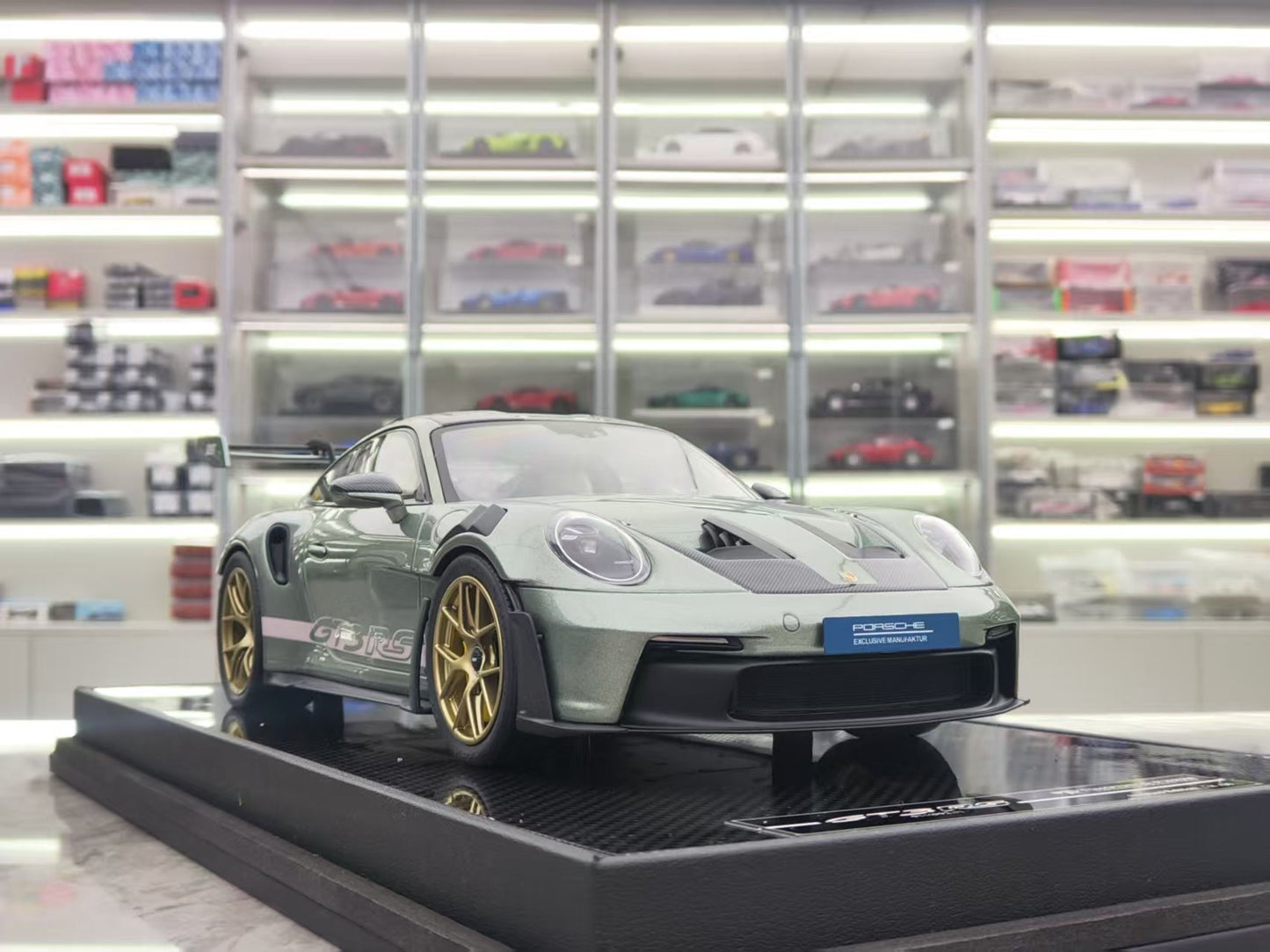 TIMOTHY&PIERRE 1/18 Porsche 992 GT3RS City Bamboo Green Simulation Car Model TP180
