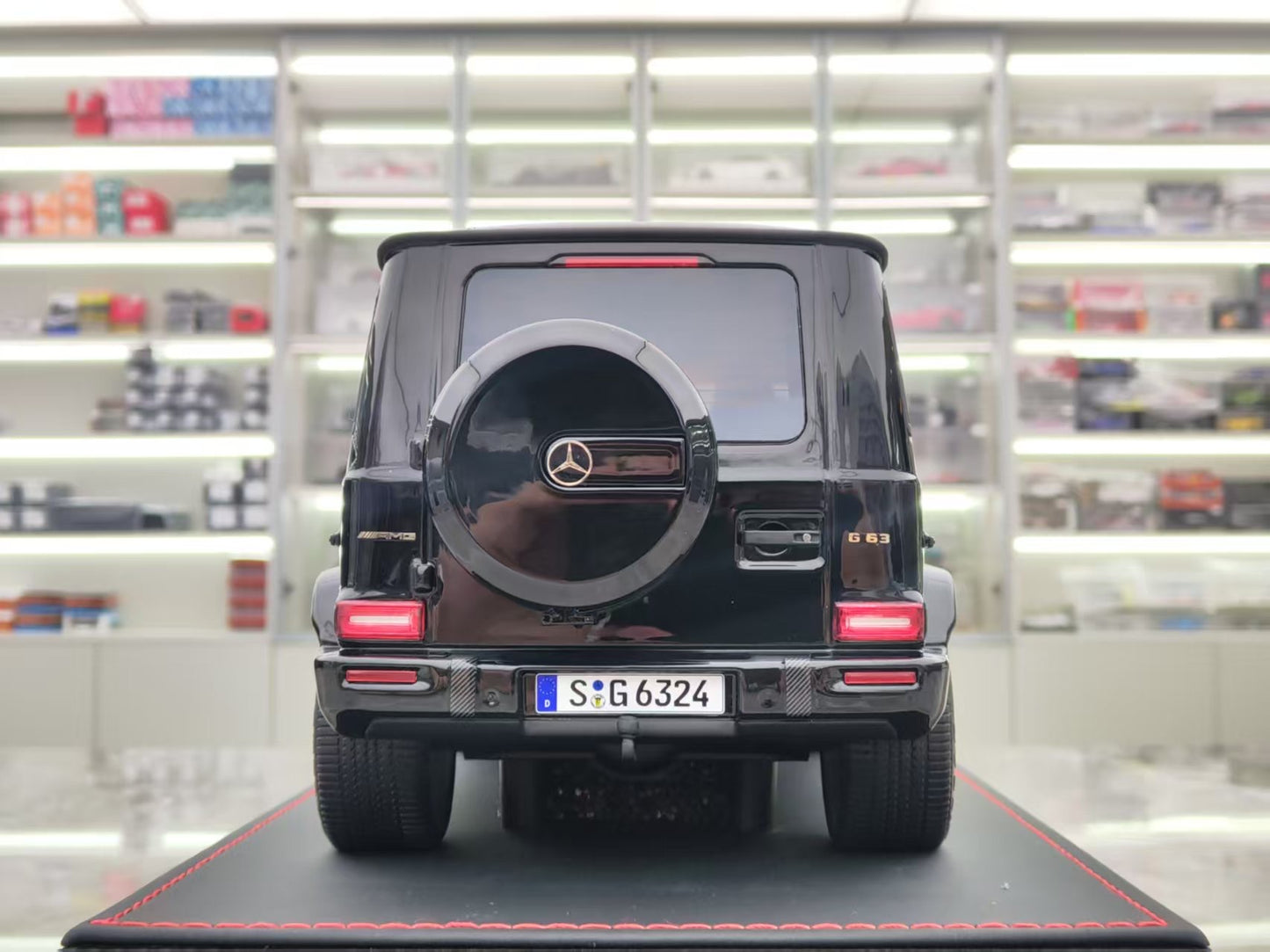 BBA MODEL 1/18 Mercedes-Benz G63 AMG Black Resin Model BBA019