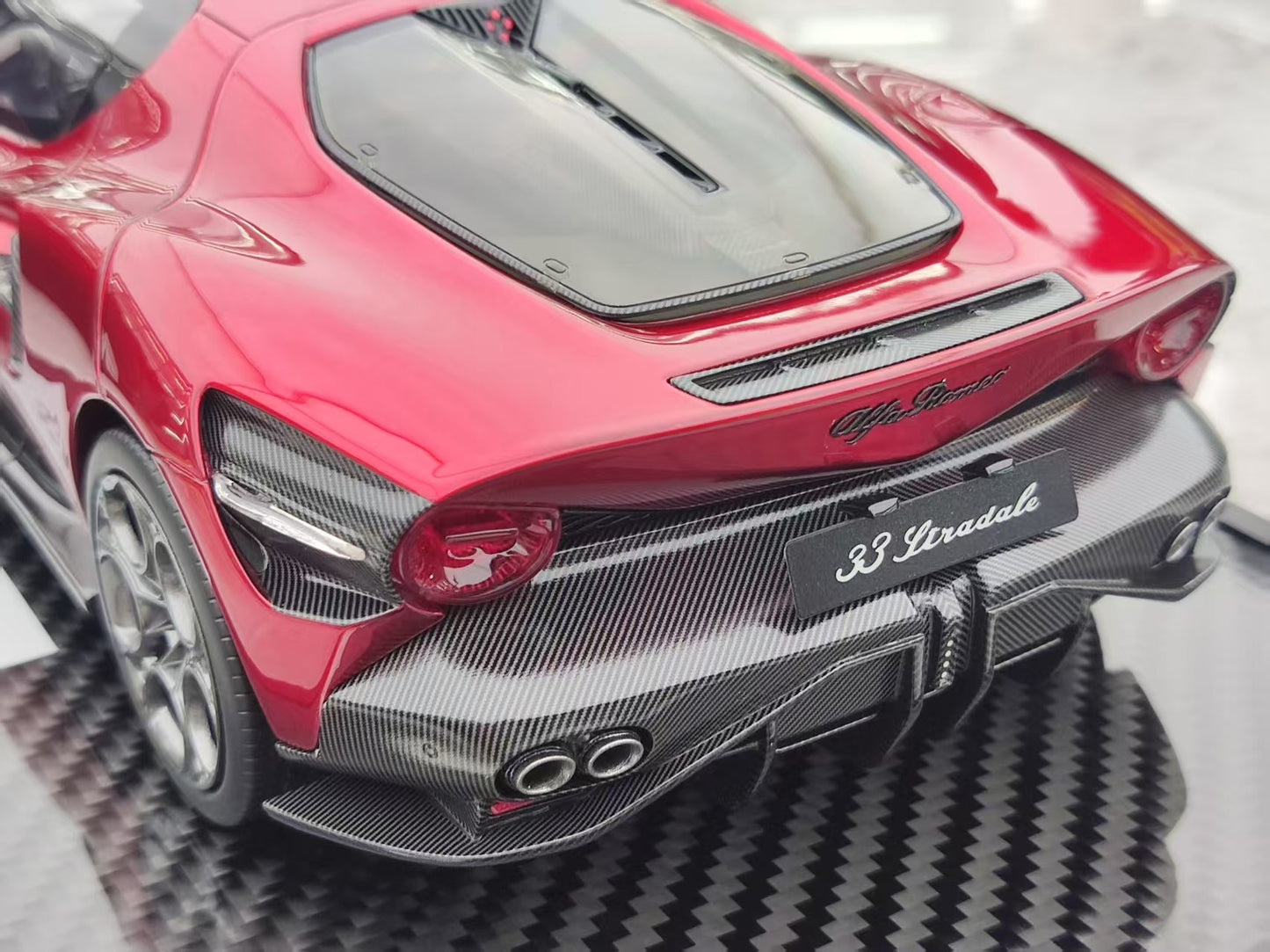 BBR 1/18 Alfa Romeo 33 Stradale Carbon Base Red Car Model P18264ACH