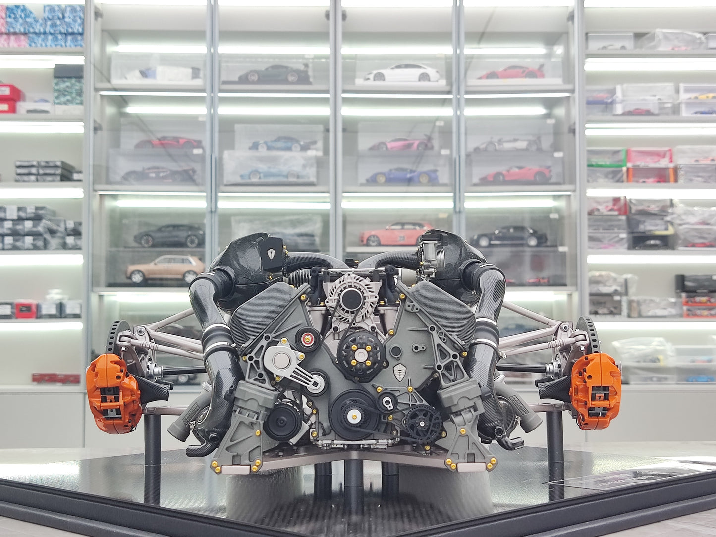 FRONTIART 1/6 Koenigsegg Jesko Engine Black Green FA087