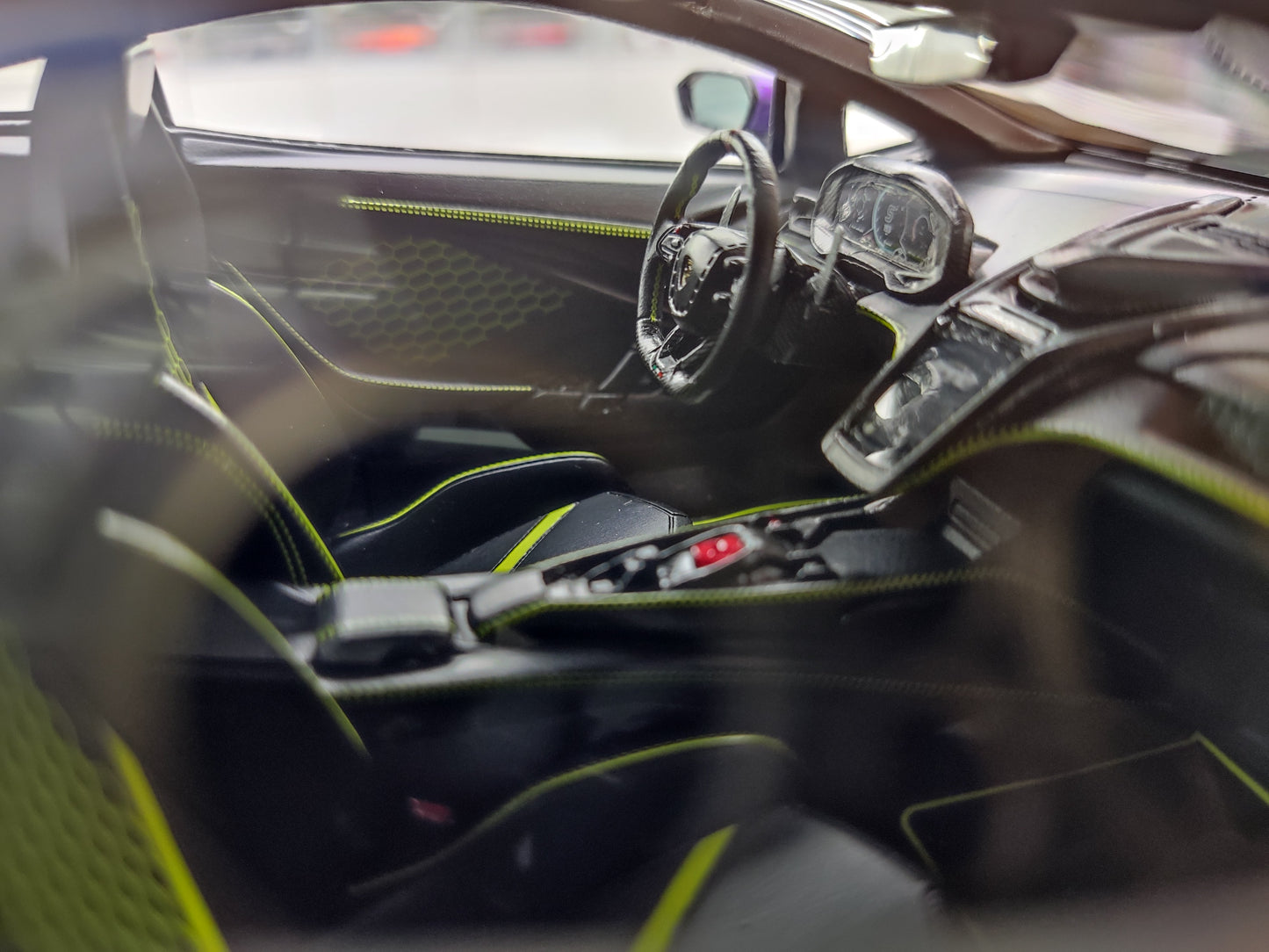 MR 1/18 Lamborghini Revuelto New Generation Hardtop Purple LAMBO058BN1