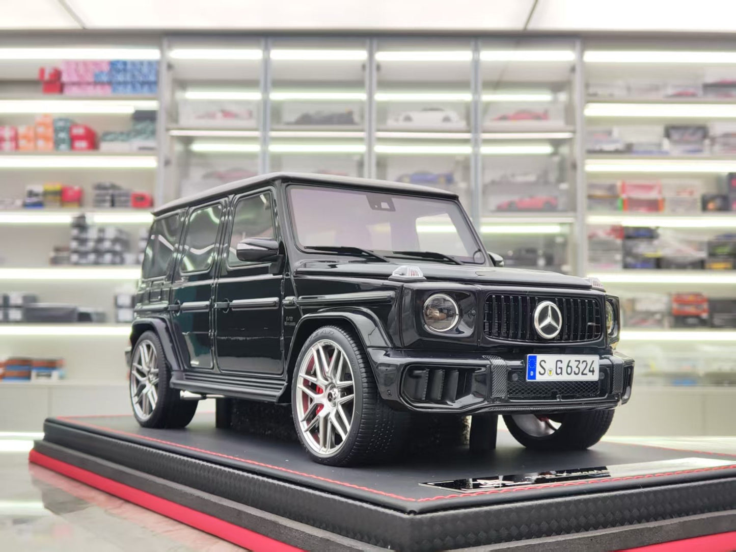 BBA MODEL 1/18 Mercedes-Benz G63 AMG Black Resin Model BBA019