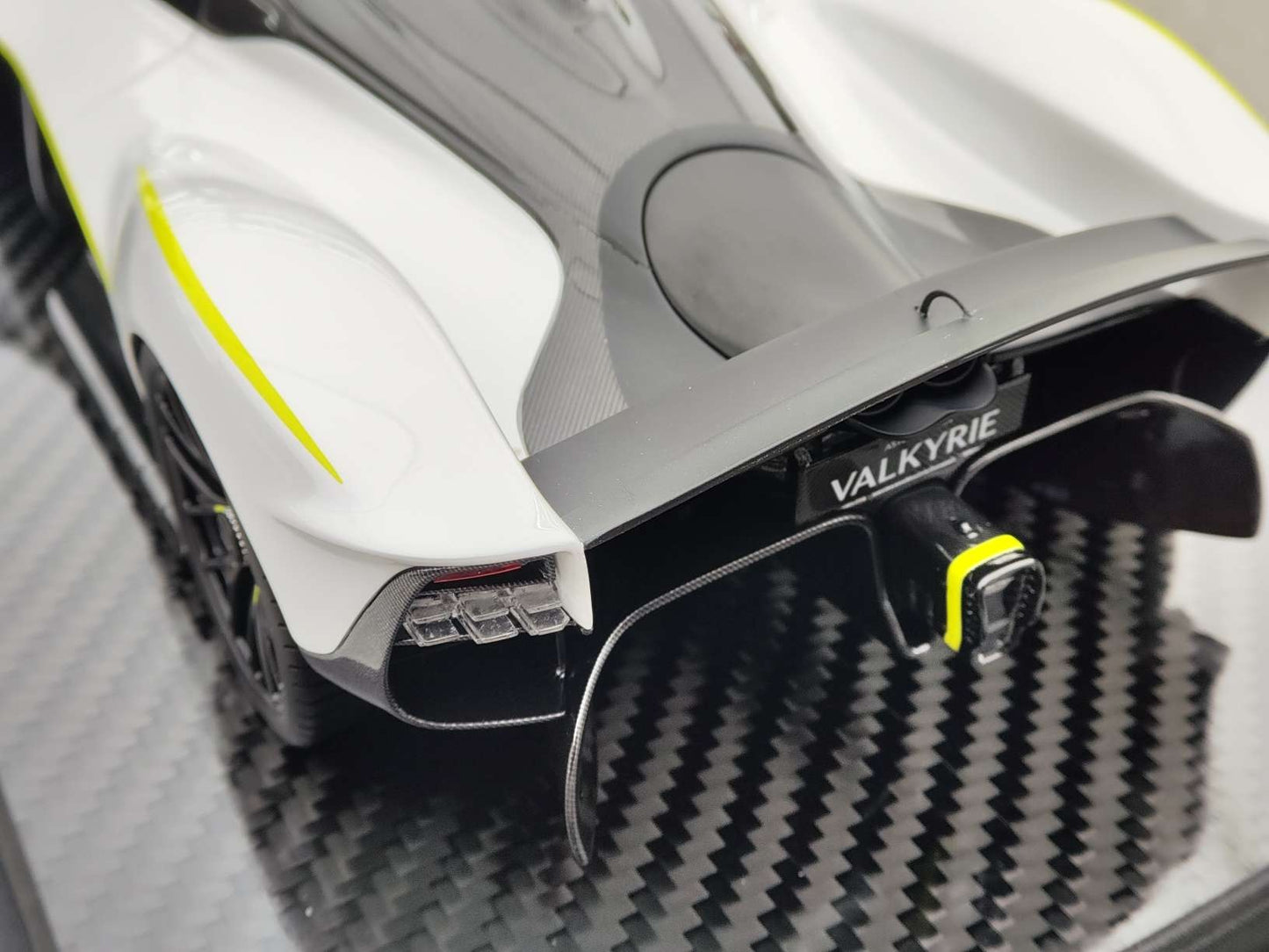 FRONTIART 1/18 Aston Martin Valkyrie Pearl White FA117