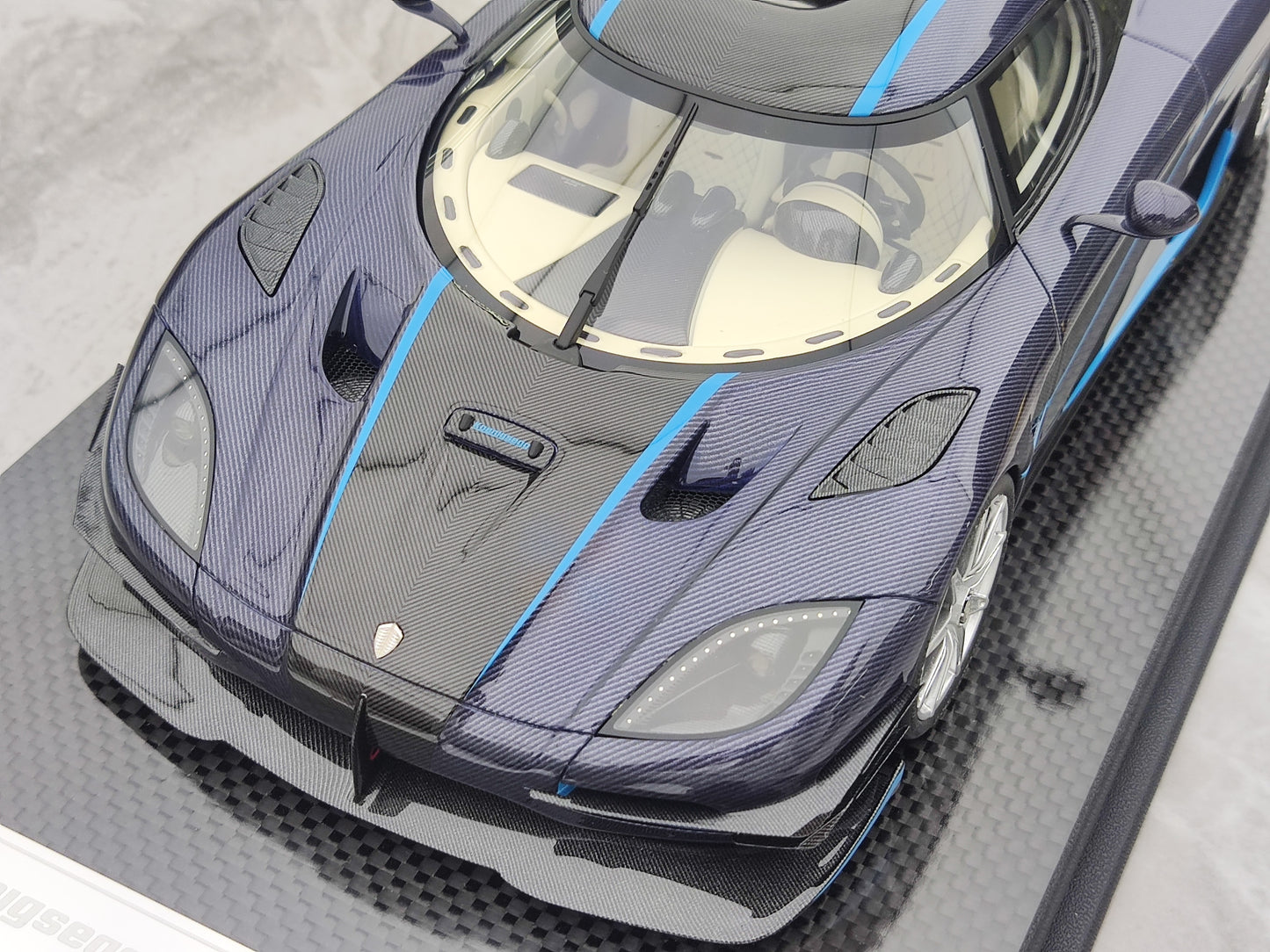 FRONTIART 1/18 Koenigsegg ONE:1 Carbon Blue FA047