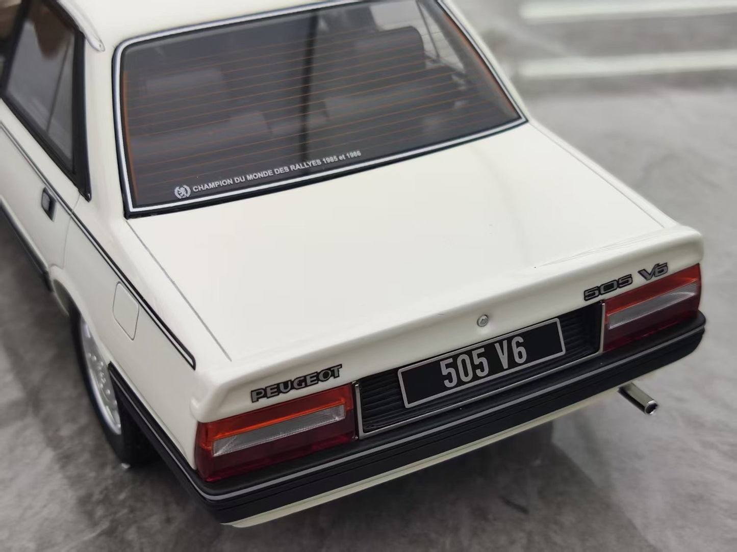 OTTO 1/18 Peugeot 505 V6 BLANC MEIJE 1989 White OT1297