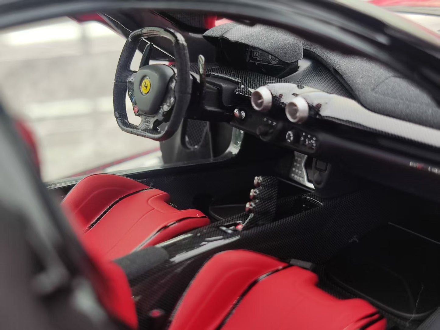 BBR 1/18 Ferrari Laferrari Test Fiorano Red/Matte Black BBR182236ST