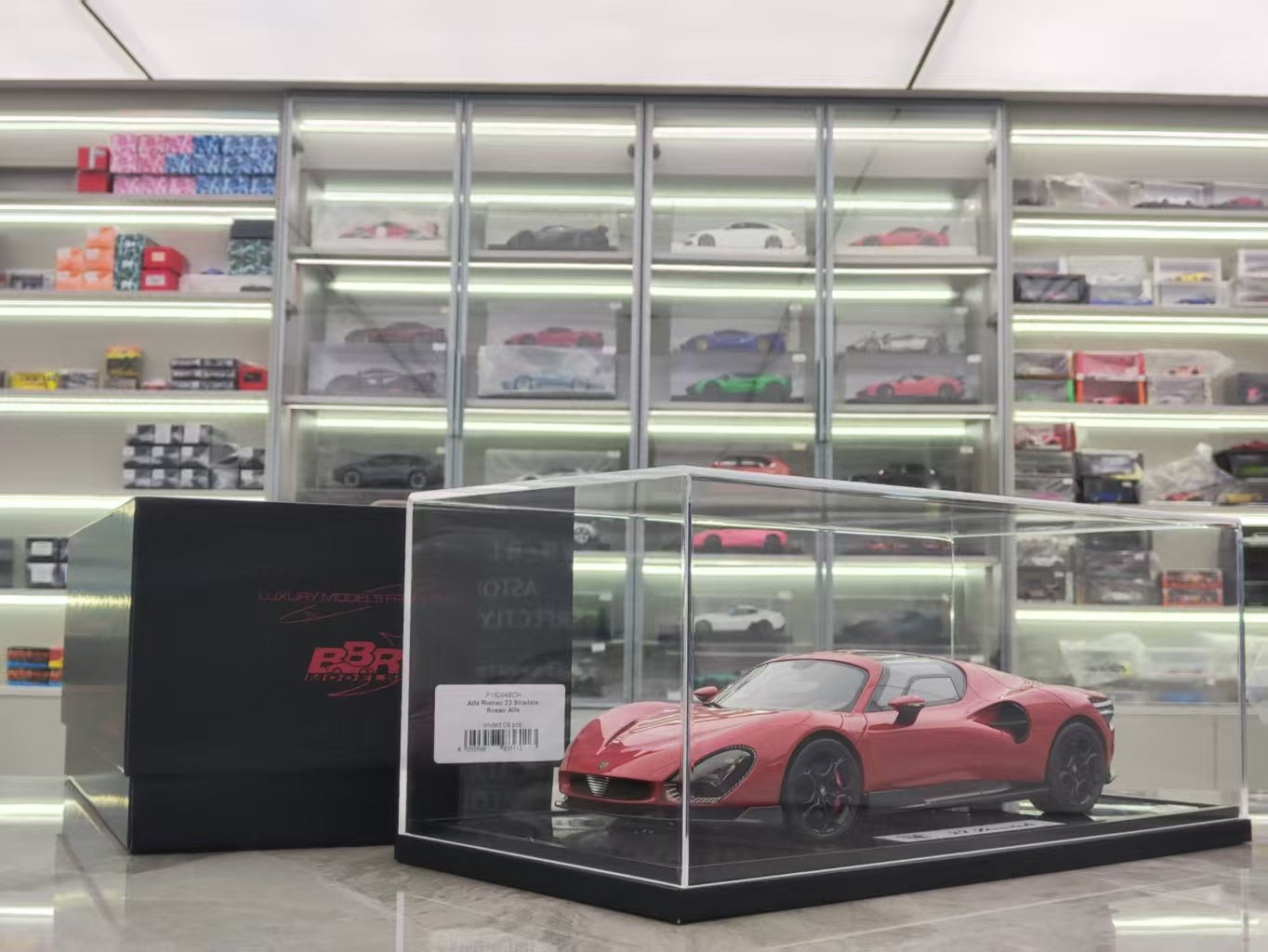 BBR 1/18 Alfa Romeo 33 Stradale Carbon Base Red Black Wheels Car Model P18264BCH