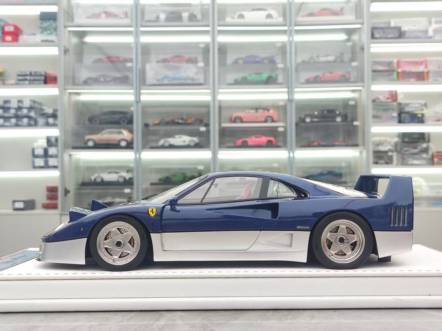 GL 1/18 Ferrari F40 Blue Carbon Fiber Model Car JS-GL016