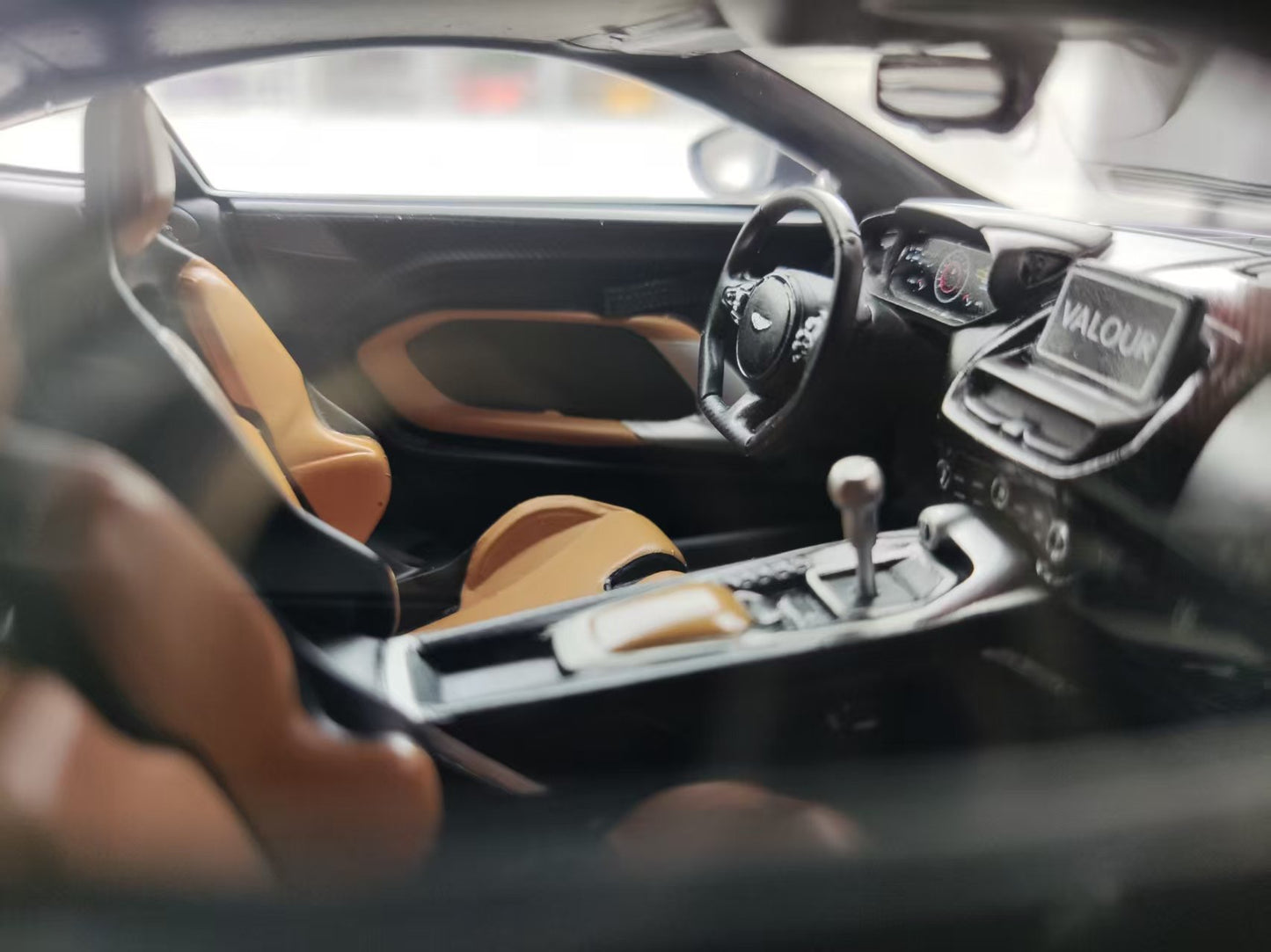 GT Spirit 1/18 Aston Martin VALOUR Purple GT944