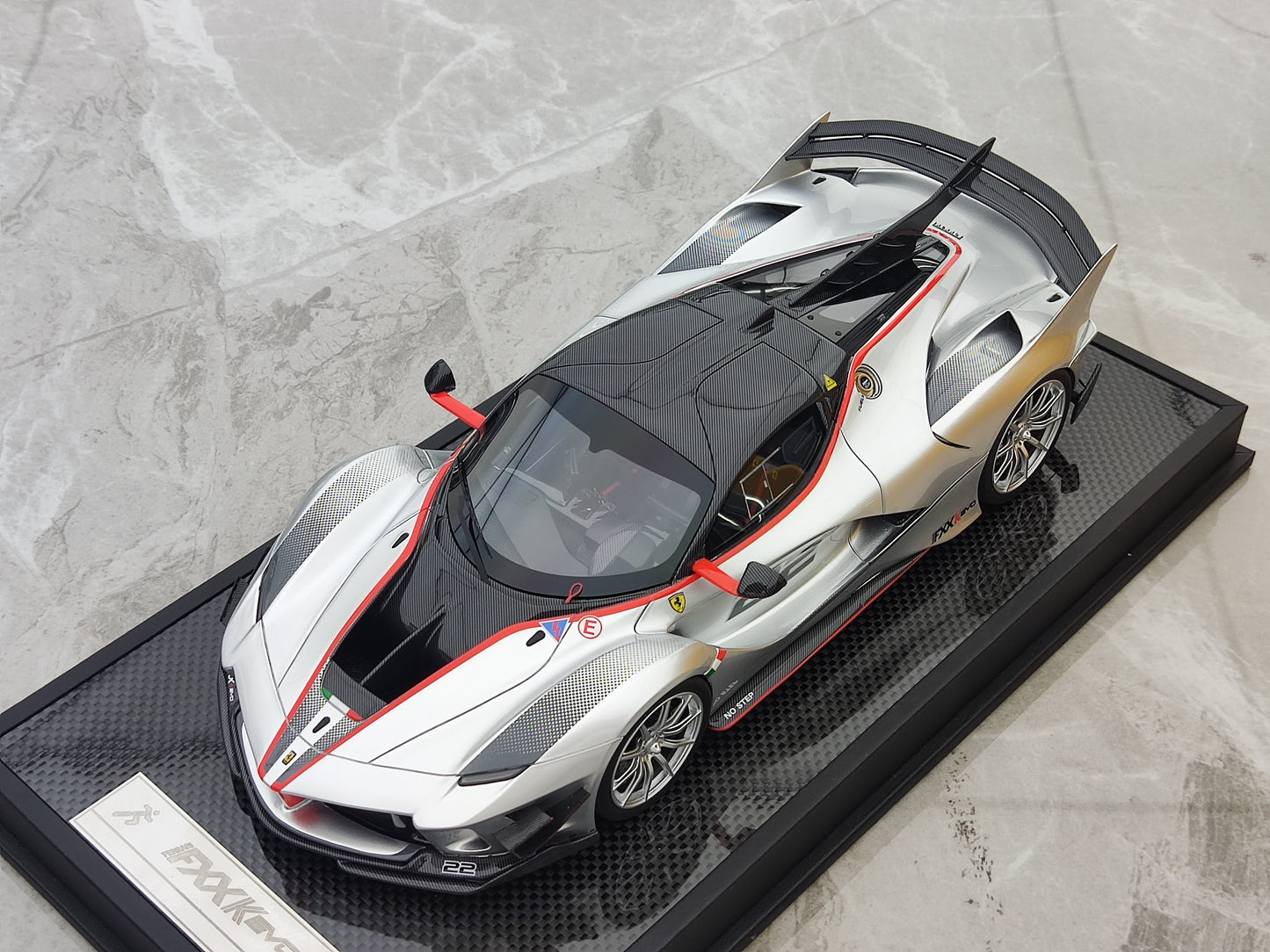 RUNNER 1/18 Ferrari FXX K EVO Limited Edition Model Ornaments Collectibles