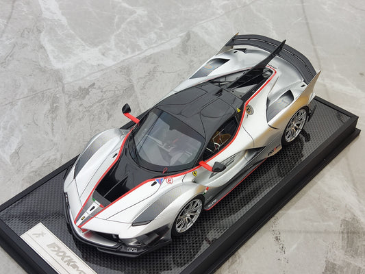 RUNNER 1/18 Ferrari FXX K EVO Limigita Eldono Modelo Ornamaĵoj Kolektaĵoj