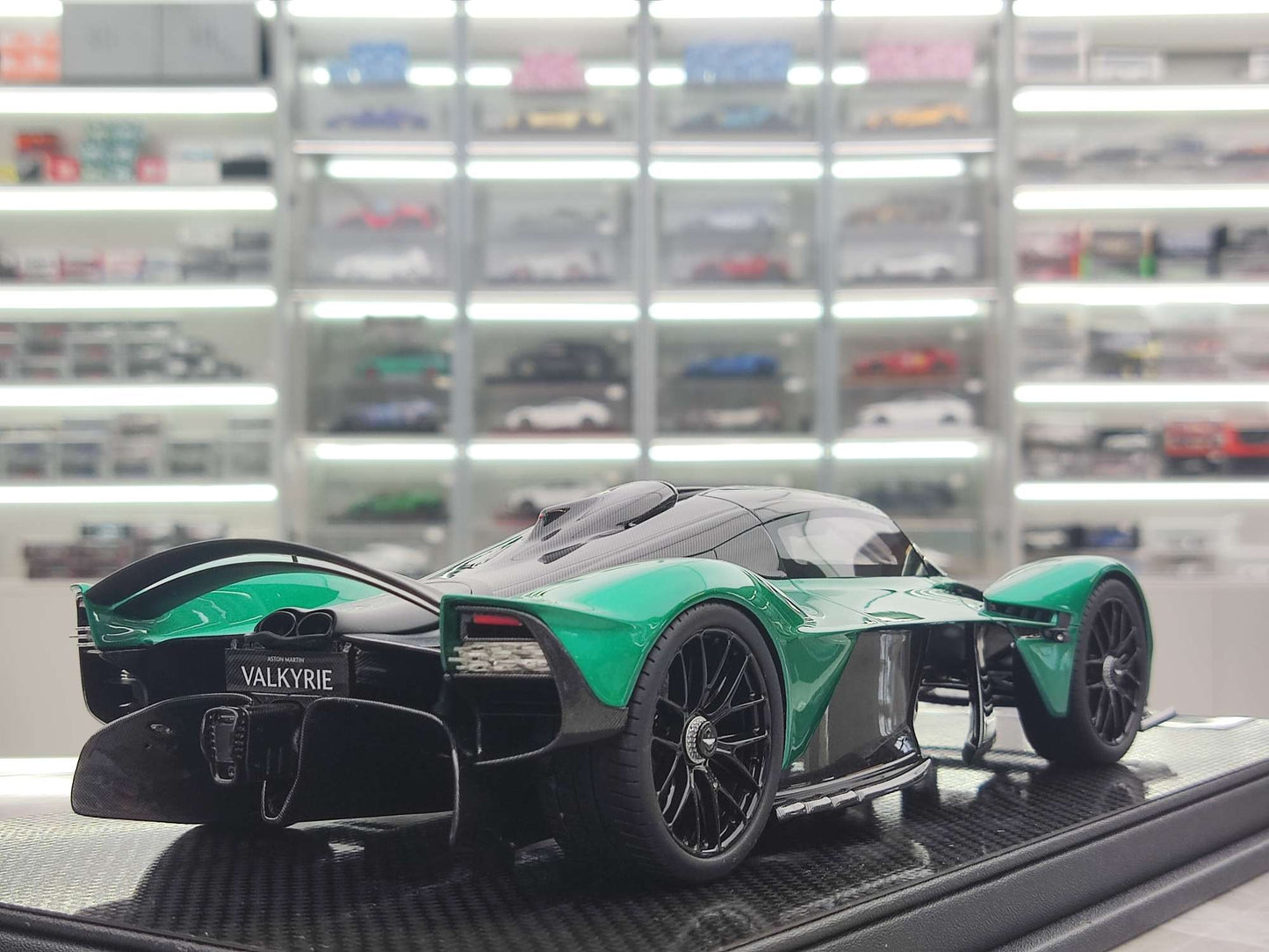 FRONTIART 1/18 Aston Martin Valkyire British Green FA146