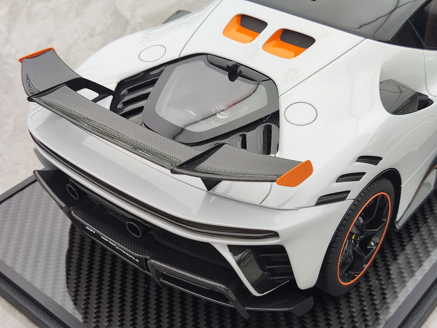BBR 1/12 Ferrari SF90 XX Stradale Polar White Simulation Model Car Ornaments BBR1220A