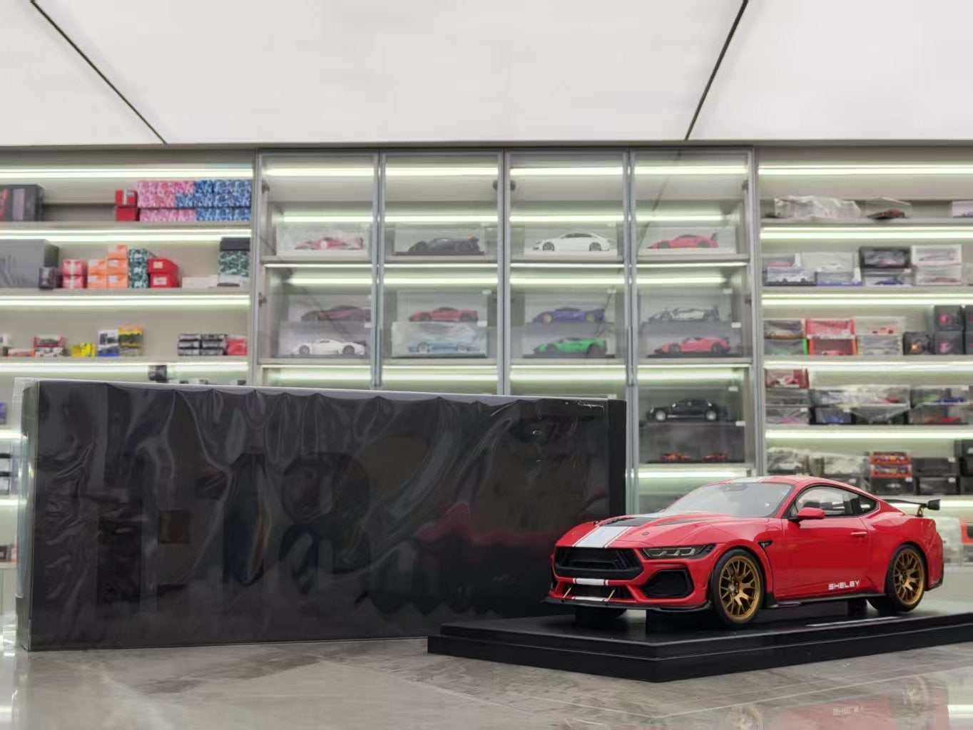 GT SPIRIT 1/18 Ford Mustang Car Model GT531
