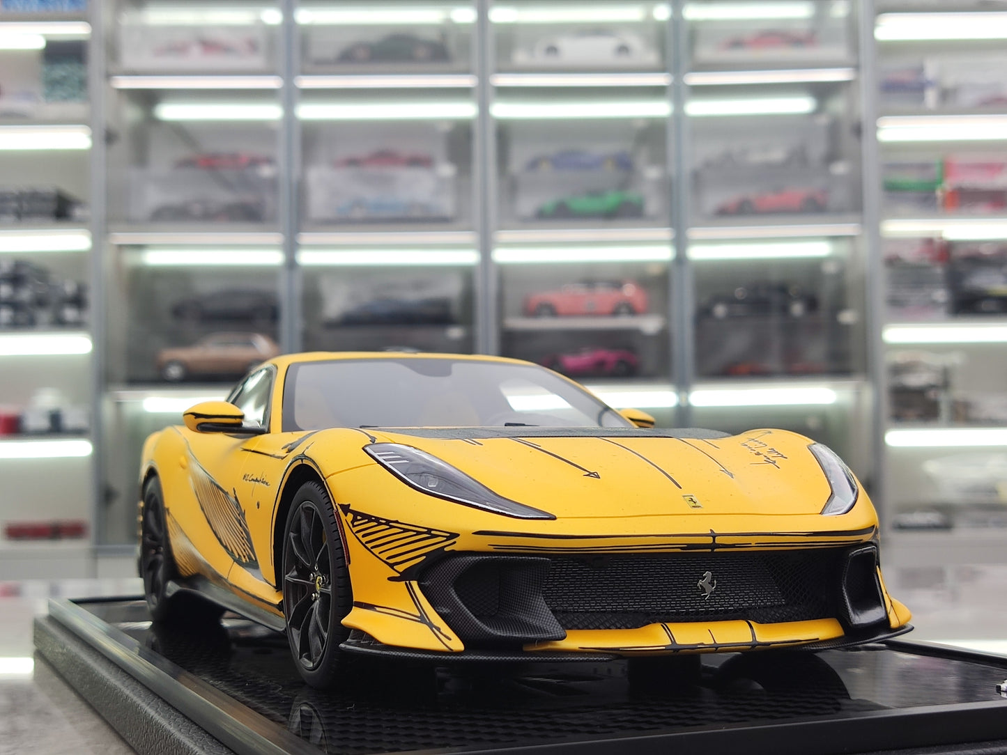 BBR 1/18 Ferrari 812 Corpetizione Yellow Suitcase Edition P18207ARTCH1