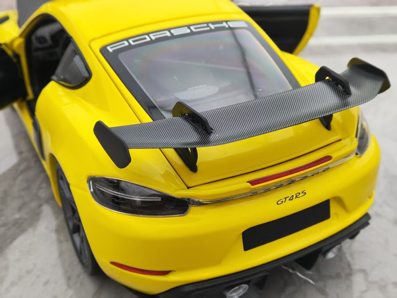 MINICHAMPS 1/18 Porsche 718 GT4RS Yellow Alloy Car Model 110062124