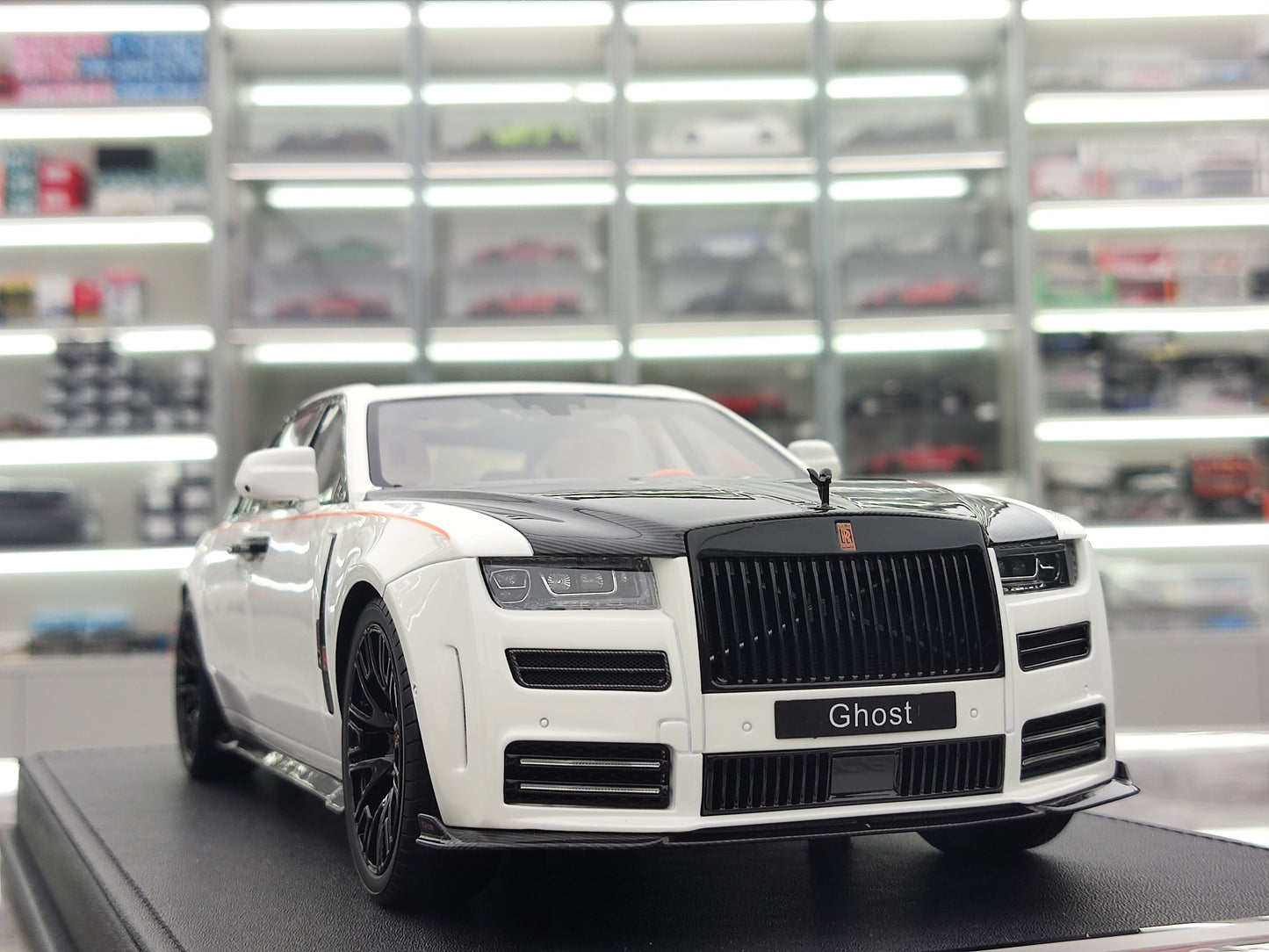 VMB 1/18 Rolls-Royce Ghost White Carbon Hood Simulated Car Model JS-VMB002