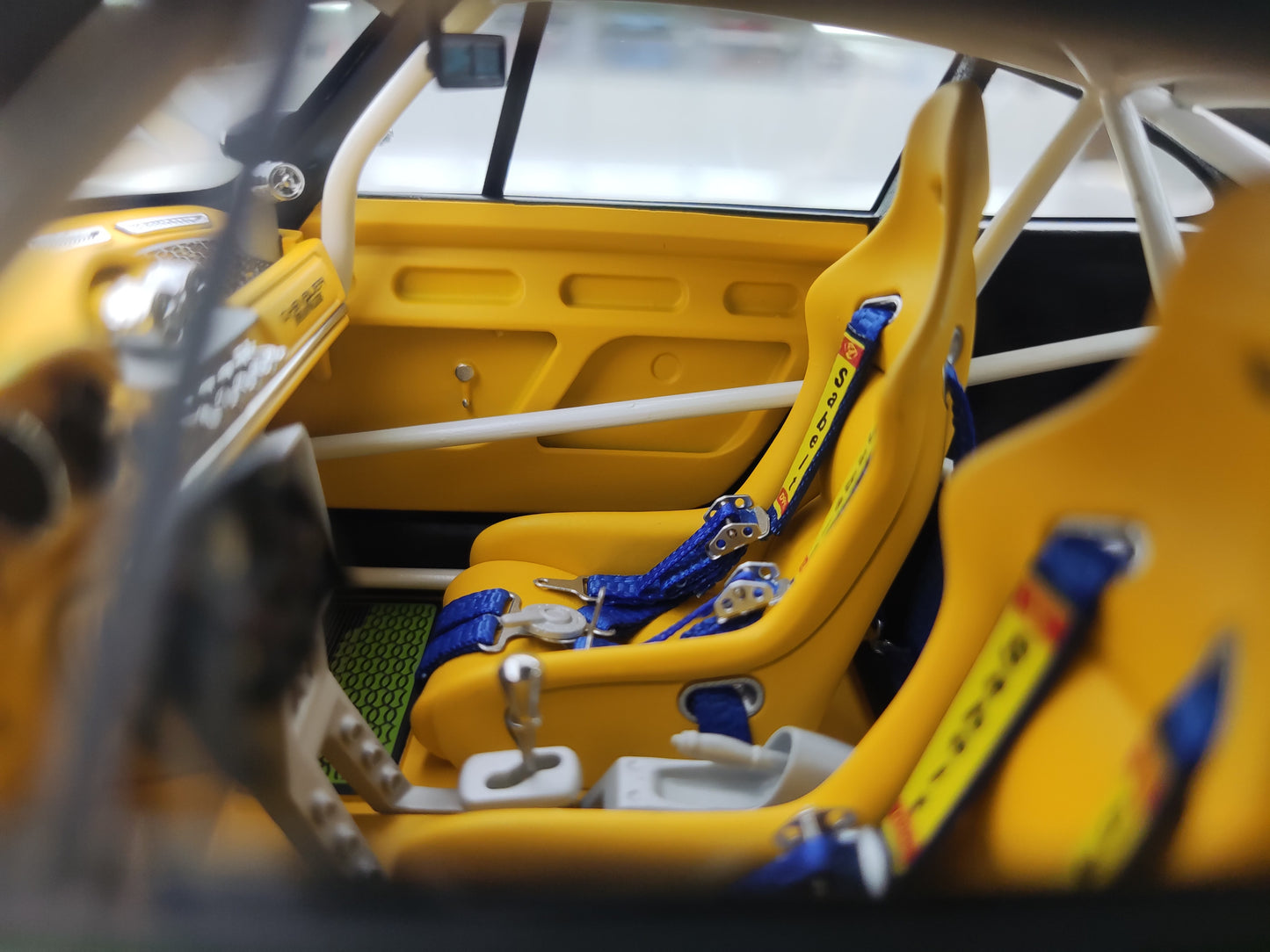 Dreamwalkers 1/18 Porsche CHEVALIER D995 Green Simulated Car Model C-D995-EV01