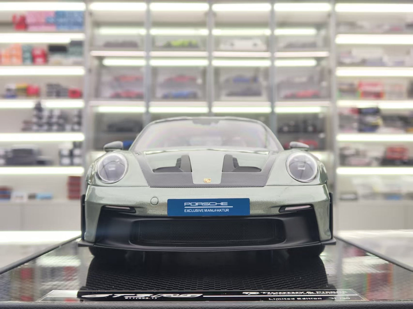 TIMOTHY&PIERRE 1/18 Porsche 992 GT3RS City Bamboo Green Simulation Car Model TP180