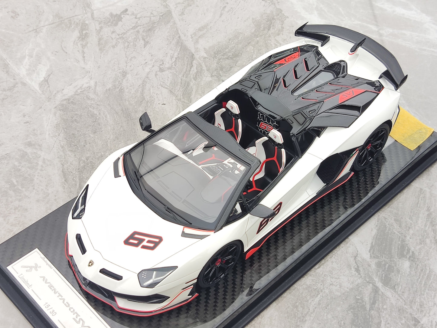 RUNNER 1/18 Lamborghini SVJ Limited Edition Model Car Collectible