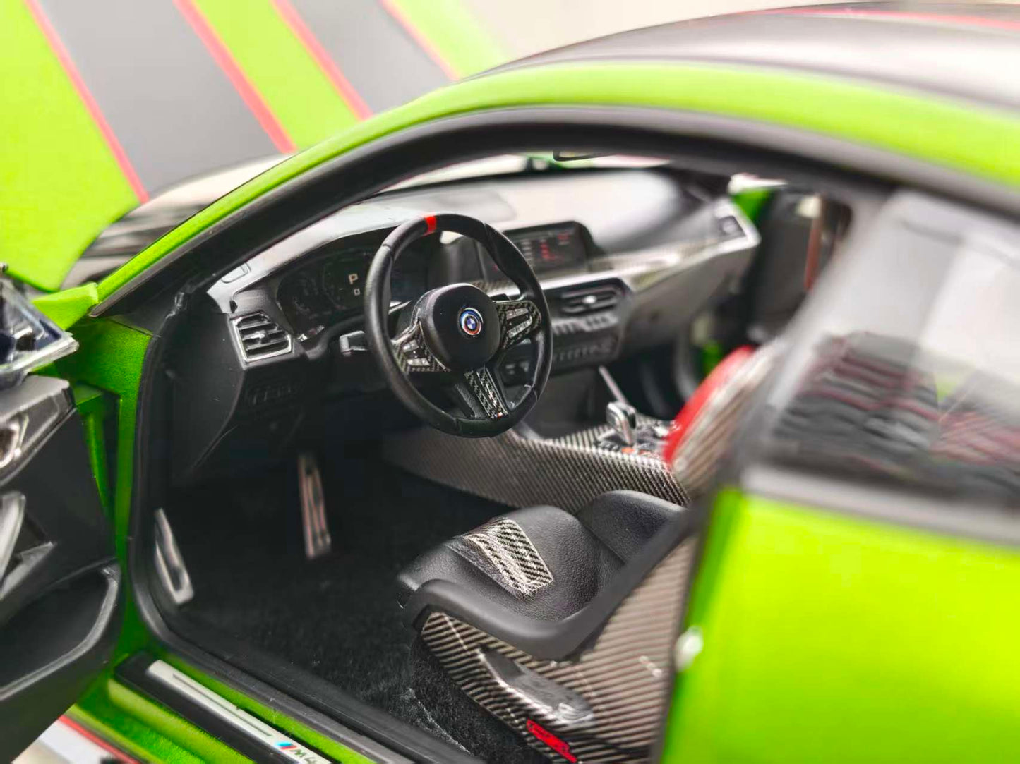 MINICHAMPS 1/18 BMW M4 CSL Green 110023020