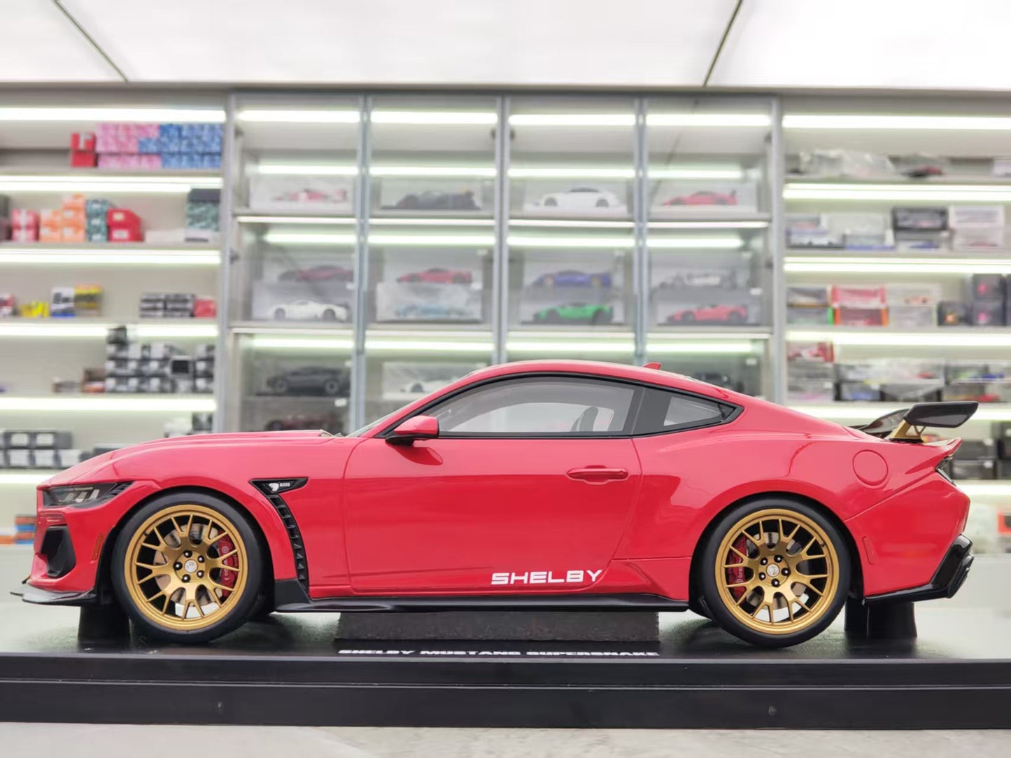GT SPIRIT 1/18 Ford Mustang Car Model GT531