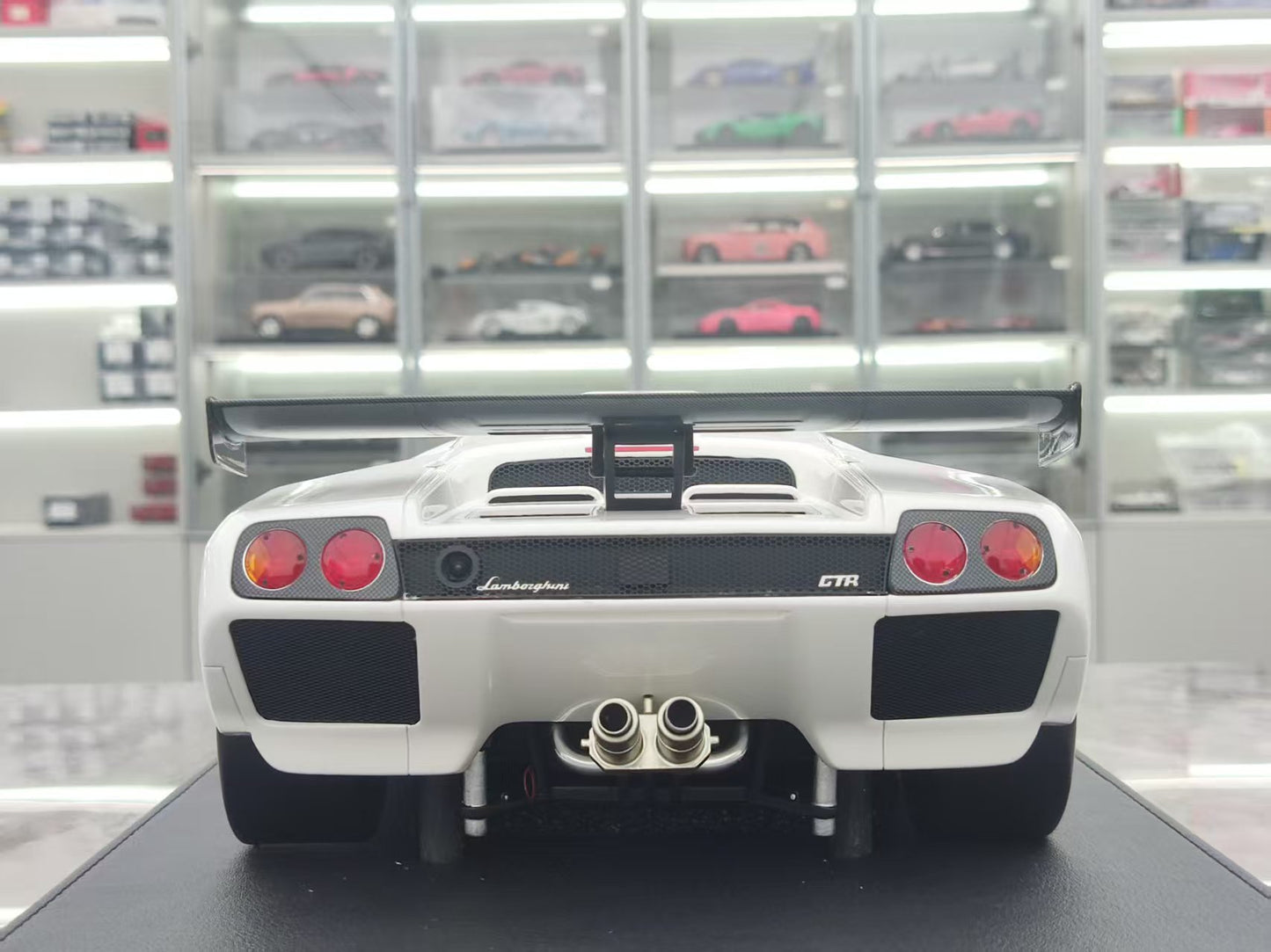 GL 1/12 Lamborghini Diablo GTR White Model Figure JS-GL002
