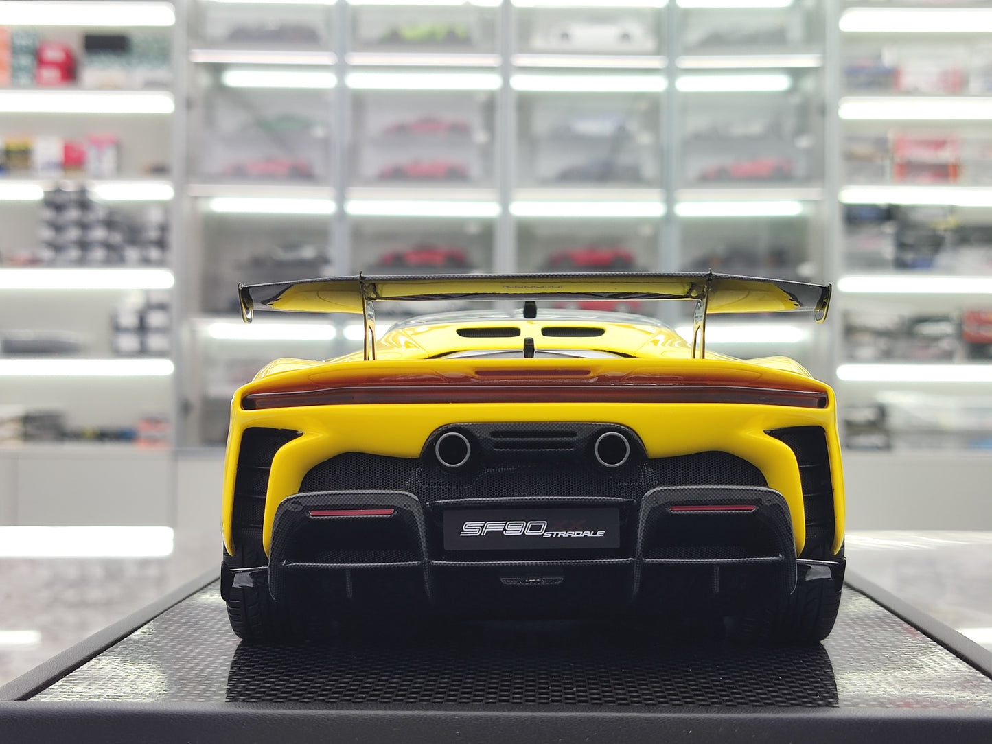 UB 1/18 Ferrari SF90XX Yellow Simulated Car Model JS-UB001