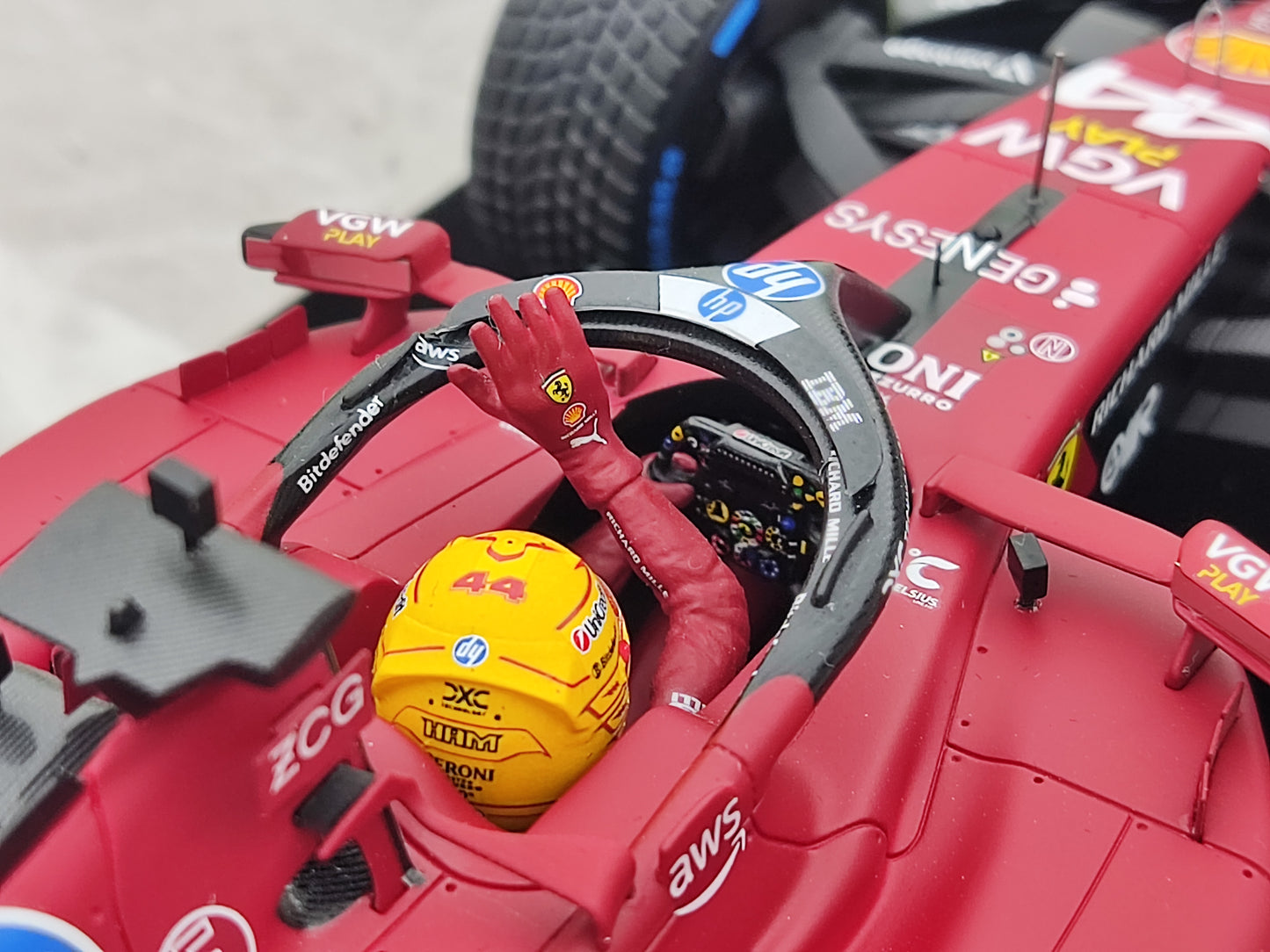 Looksmart 1/18 Ferrari SF-23 Test Fiorano 2025 #44 Lewis Hamilton - First Show in Ferrari Red LS18F1073