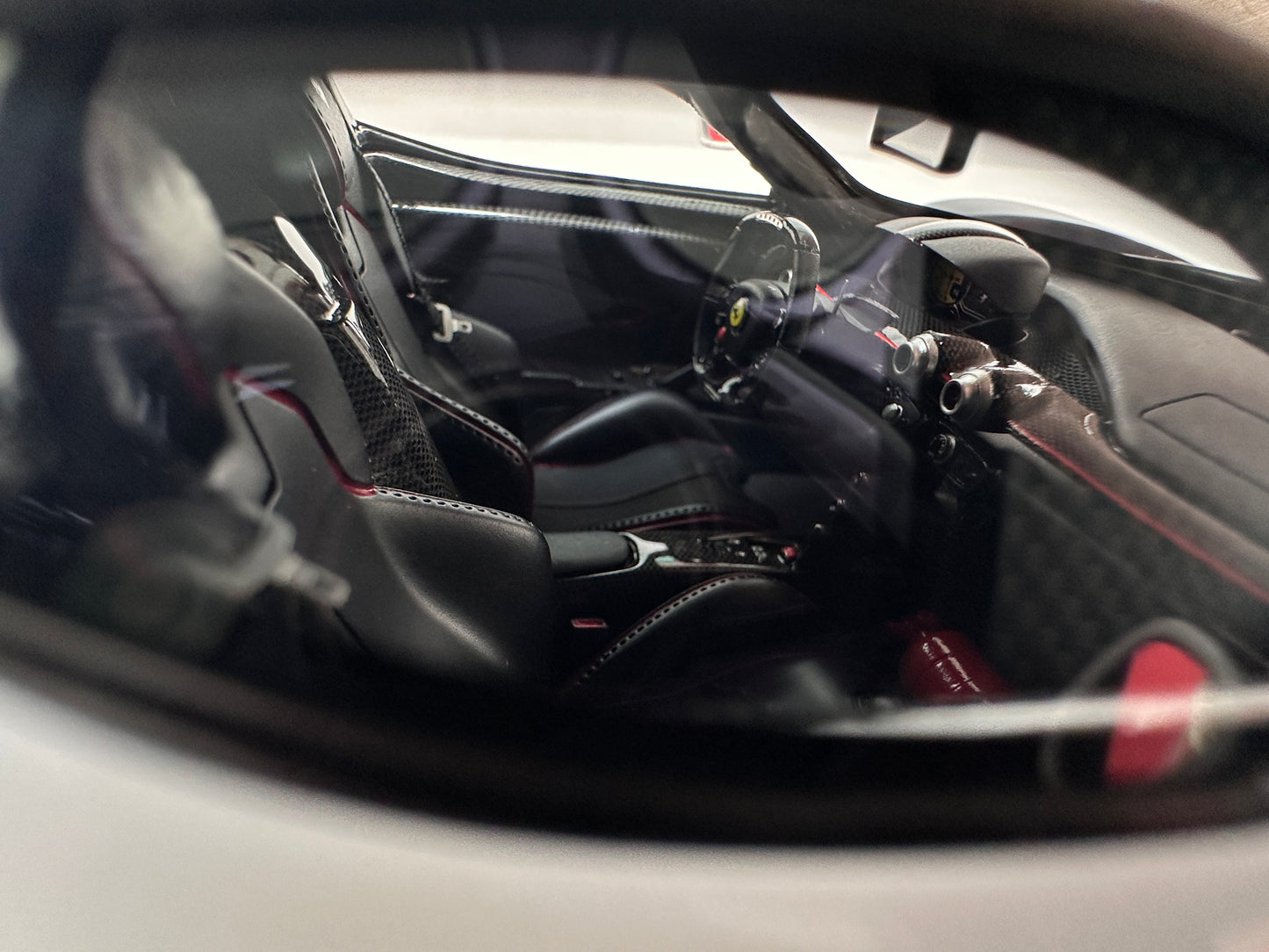 GAVIN + ZigzagYoungste 1:18 Ferrari LaFerrari — Gloss Black Police Livery (GA006)