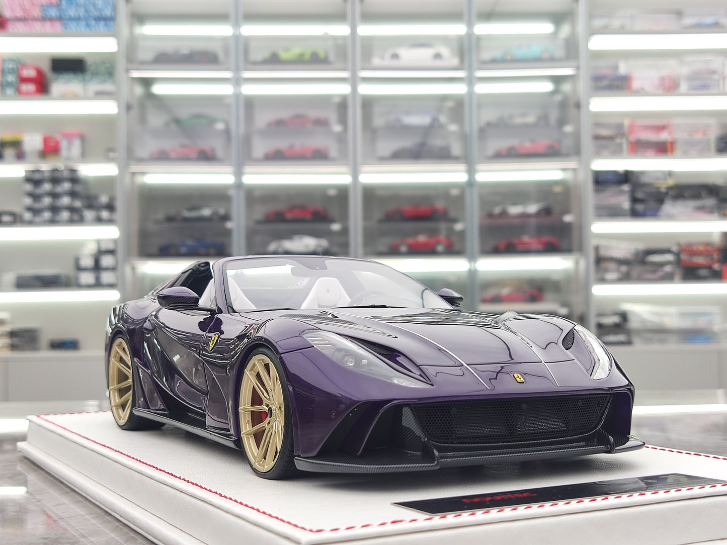RUNNER 1/18 Ferrari 812GTS Purple Simulation Car Model JN-RNR041