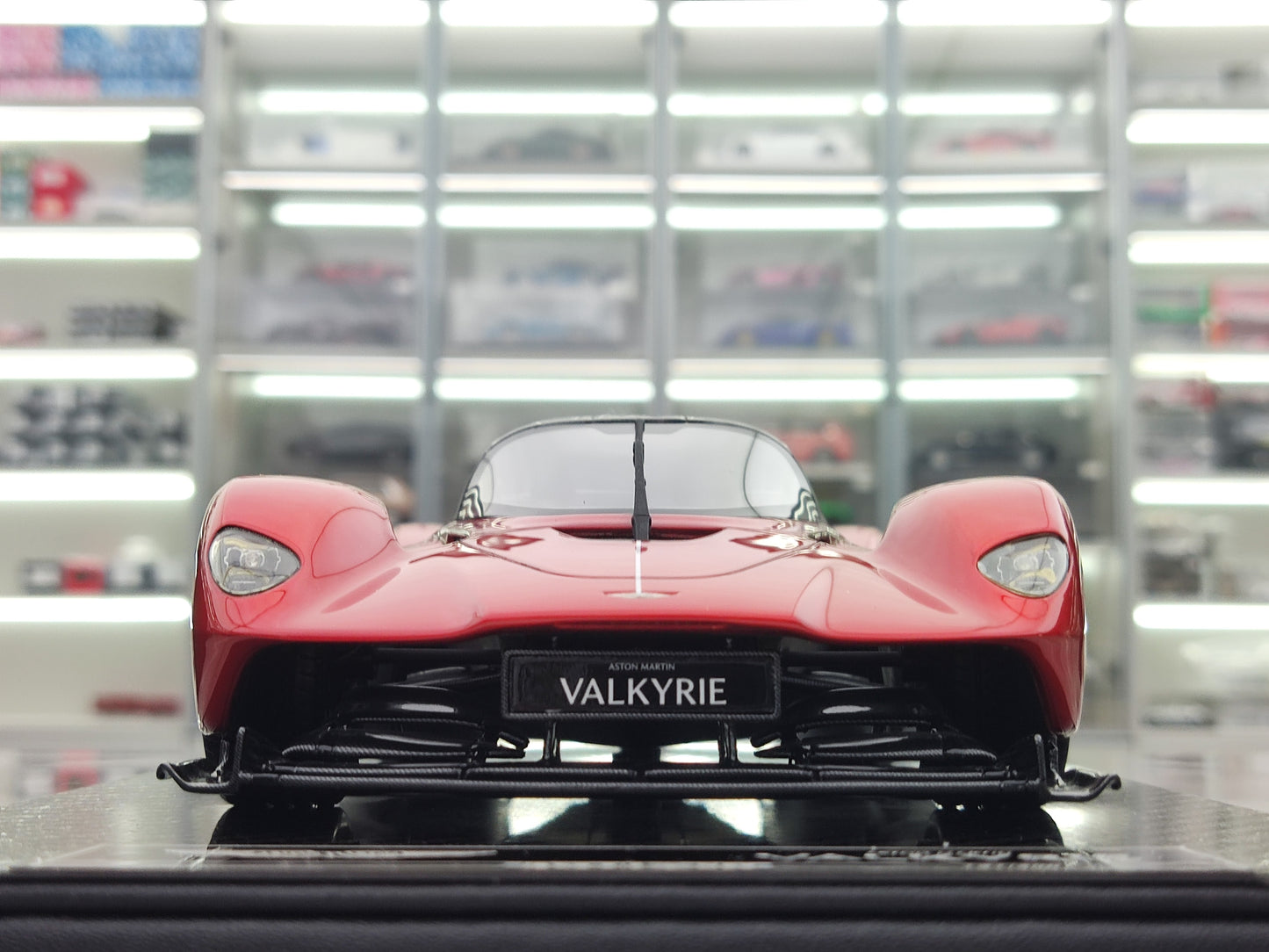 FRONTIART 1/18 Aston Martin Valkyrie Apple Red FA174