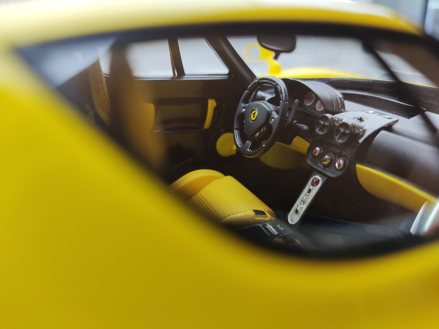 UU 1/18 Ferrari Enzo Yellow Resin Car Model JS-UU006