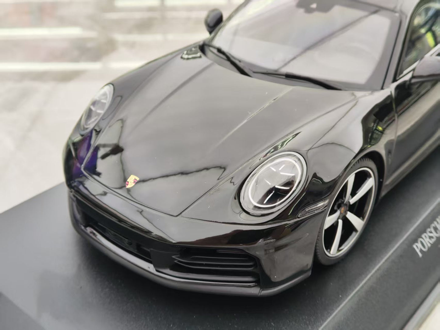 MINICHAMPS 1/18 Porsche 911 Carrera Black Alloy Model 155064022