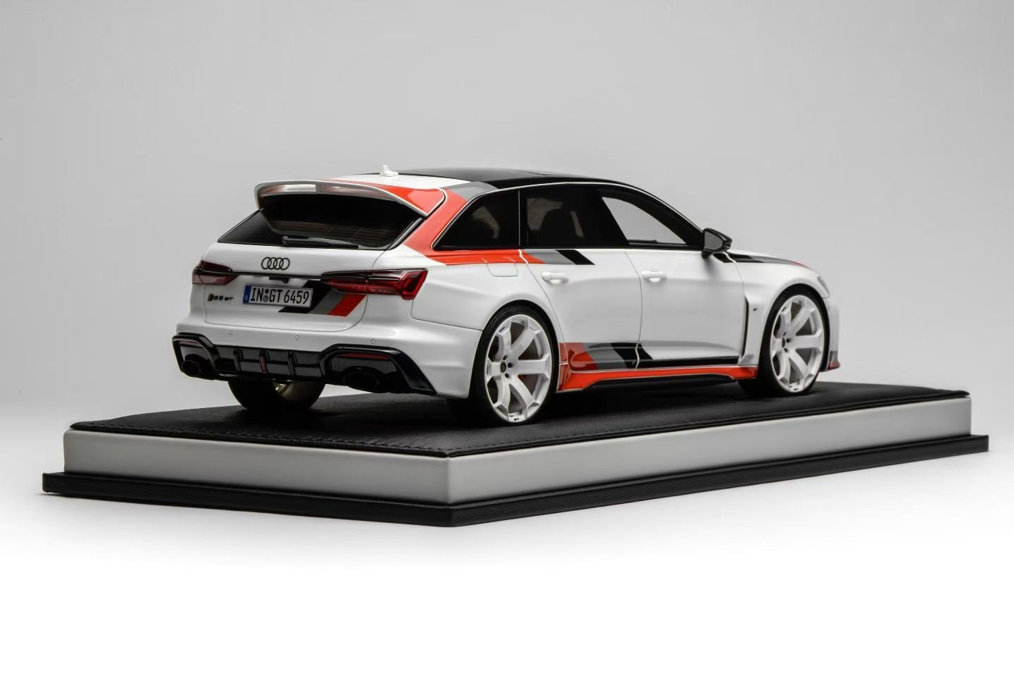 MOTORHELIX 1/18 Audi RS6 Avant GT Simulation Model Car