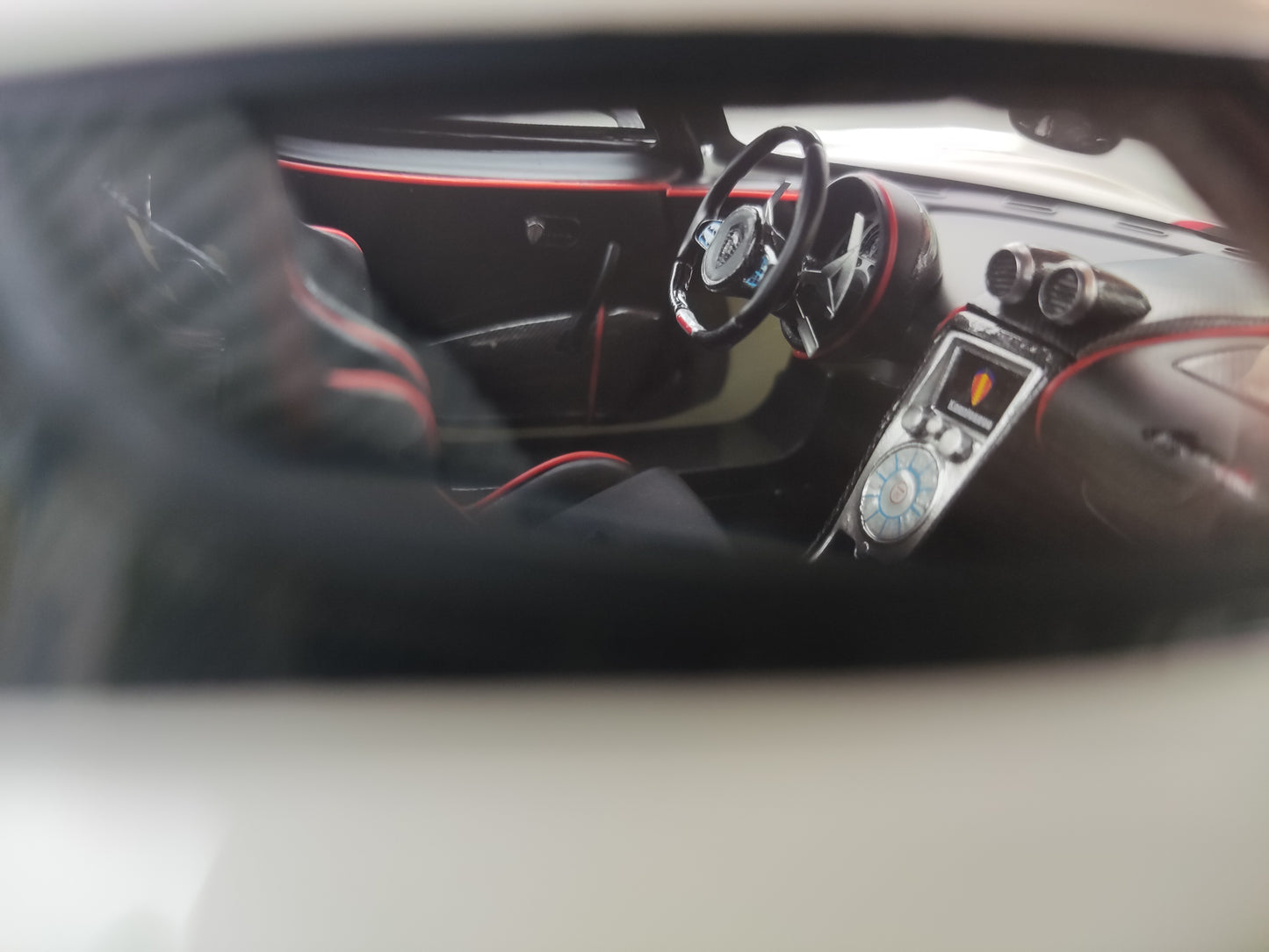 FRONTIART 1/18 Koenigsegg Agera RSR Pearl White FA102